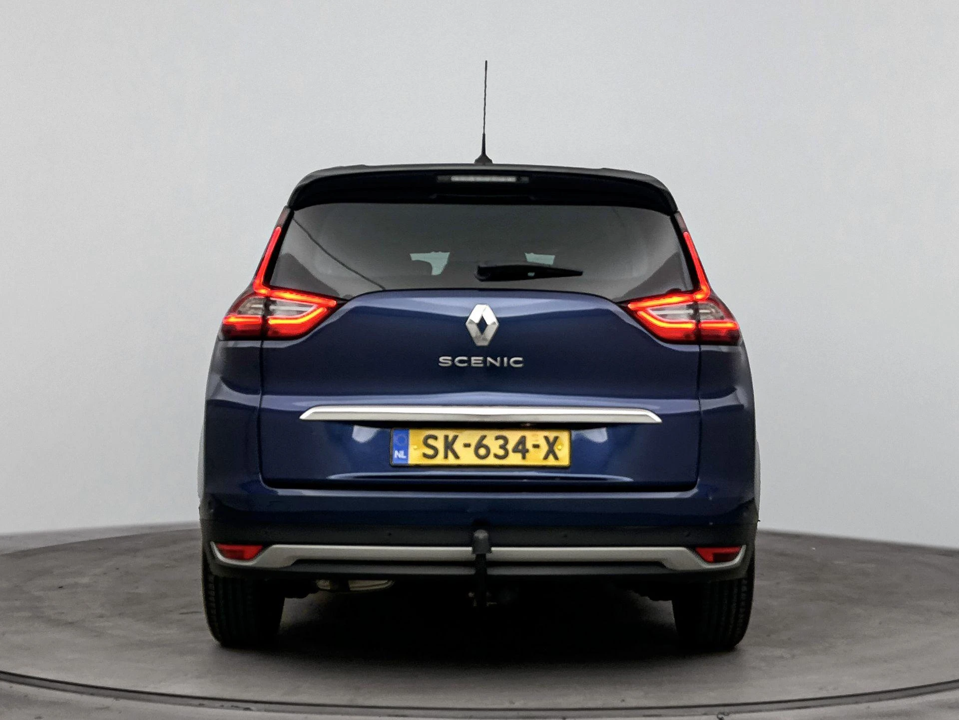 Renault-Grand Scénic-image-2