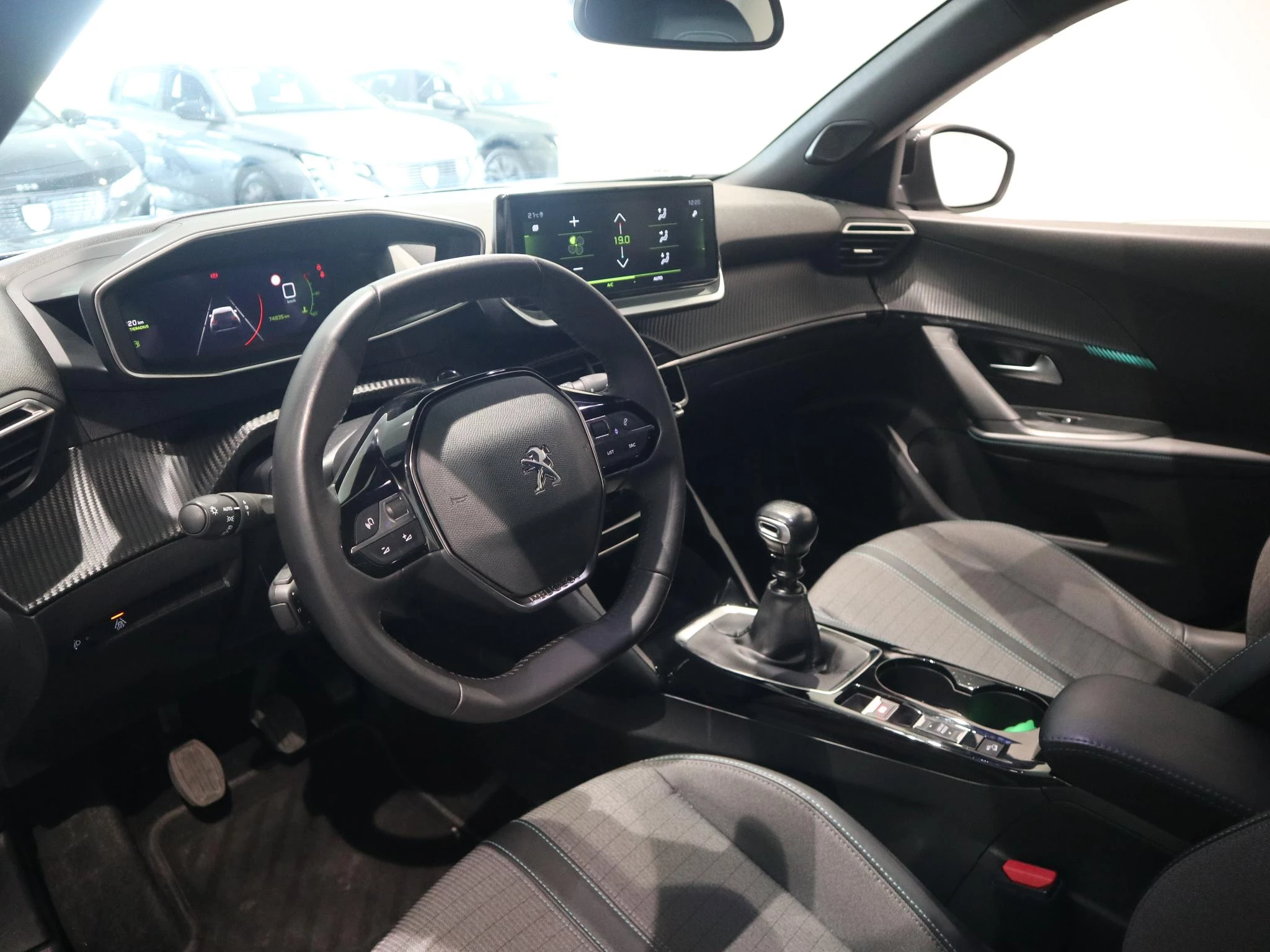 Peugeot-2008-image-7