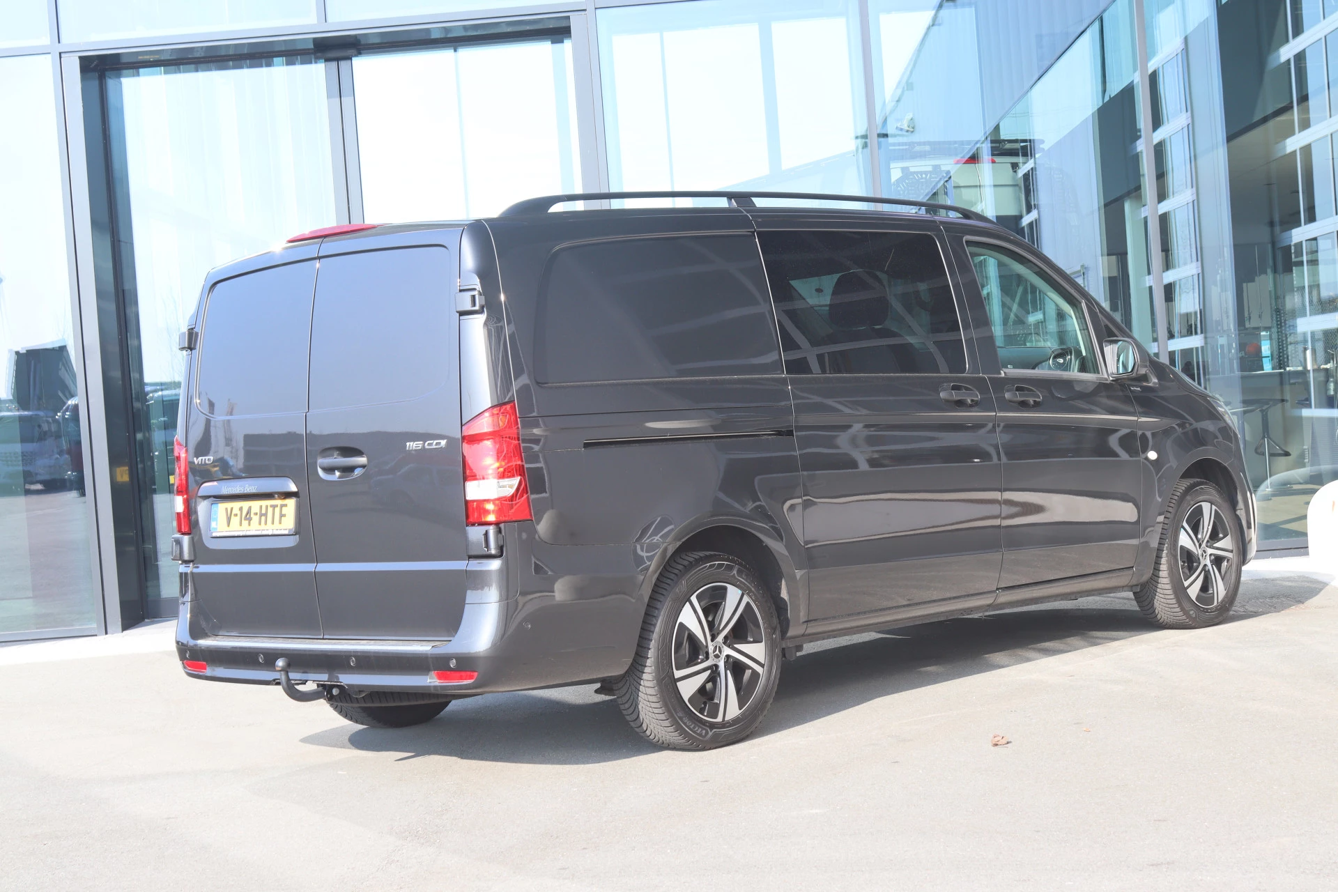 Mercedes-Benz-Vito-image-1