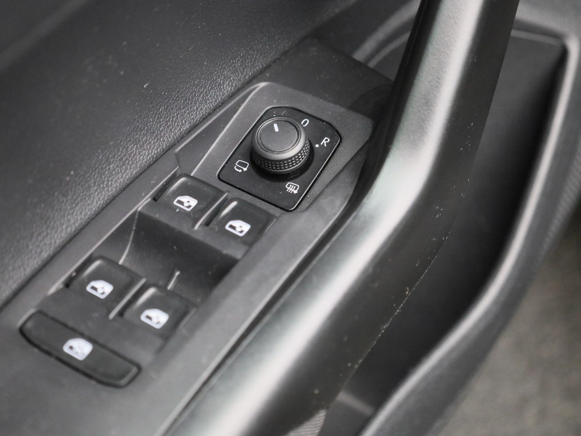 Volkswagen-Polo-image-27
