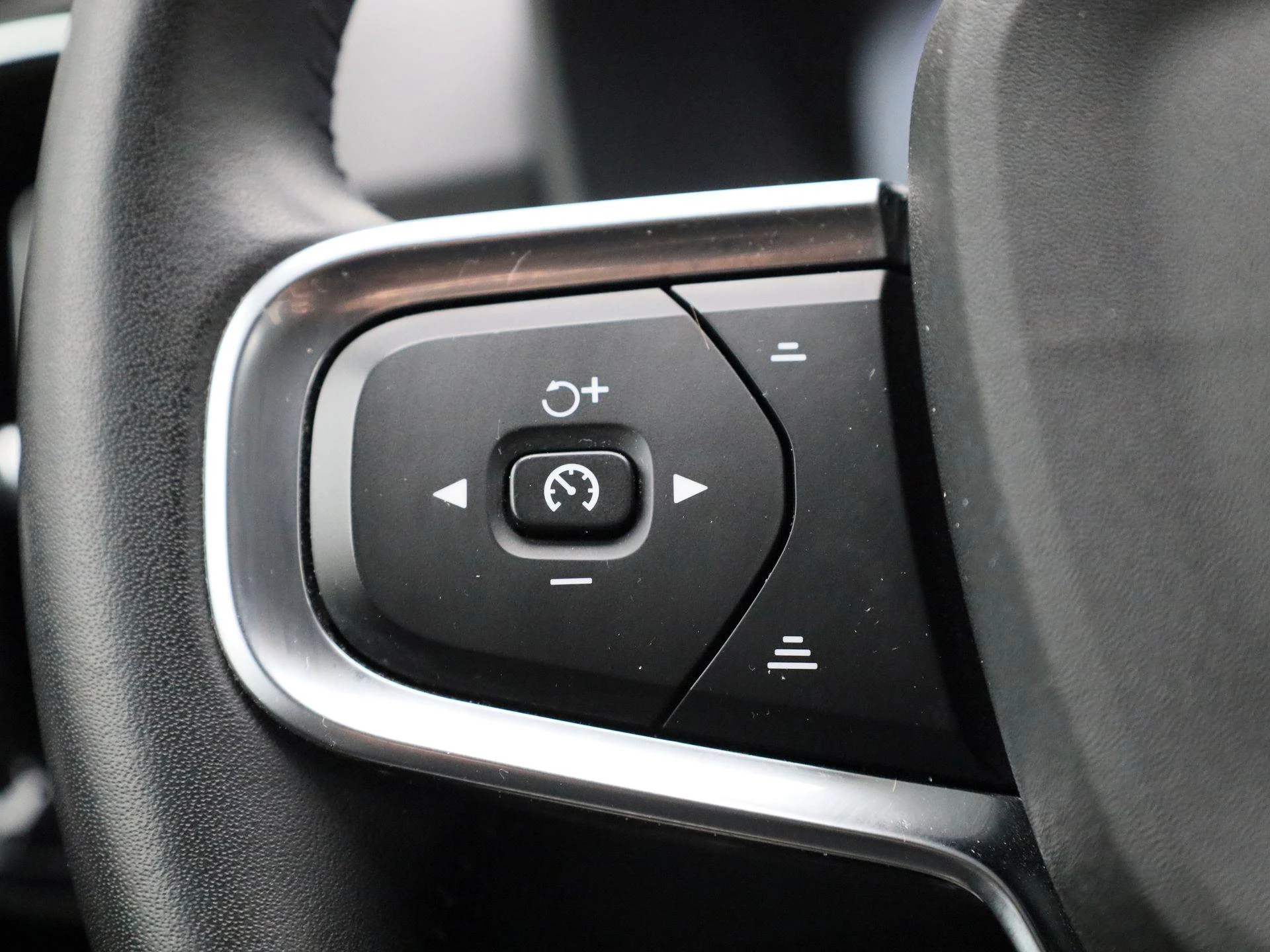 Volvo-XC40-image-19