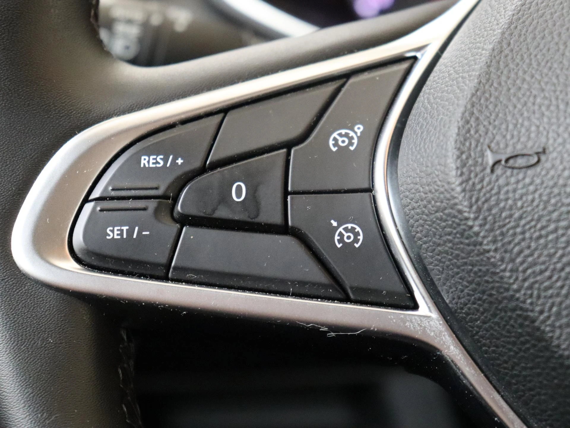 Renault-Clio-image-11