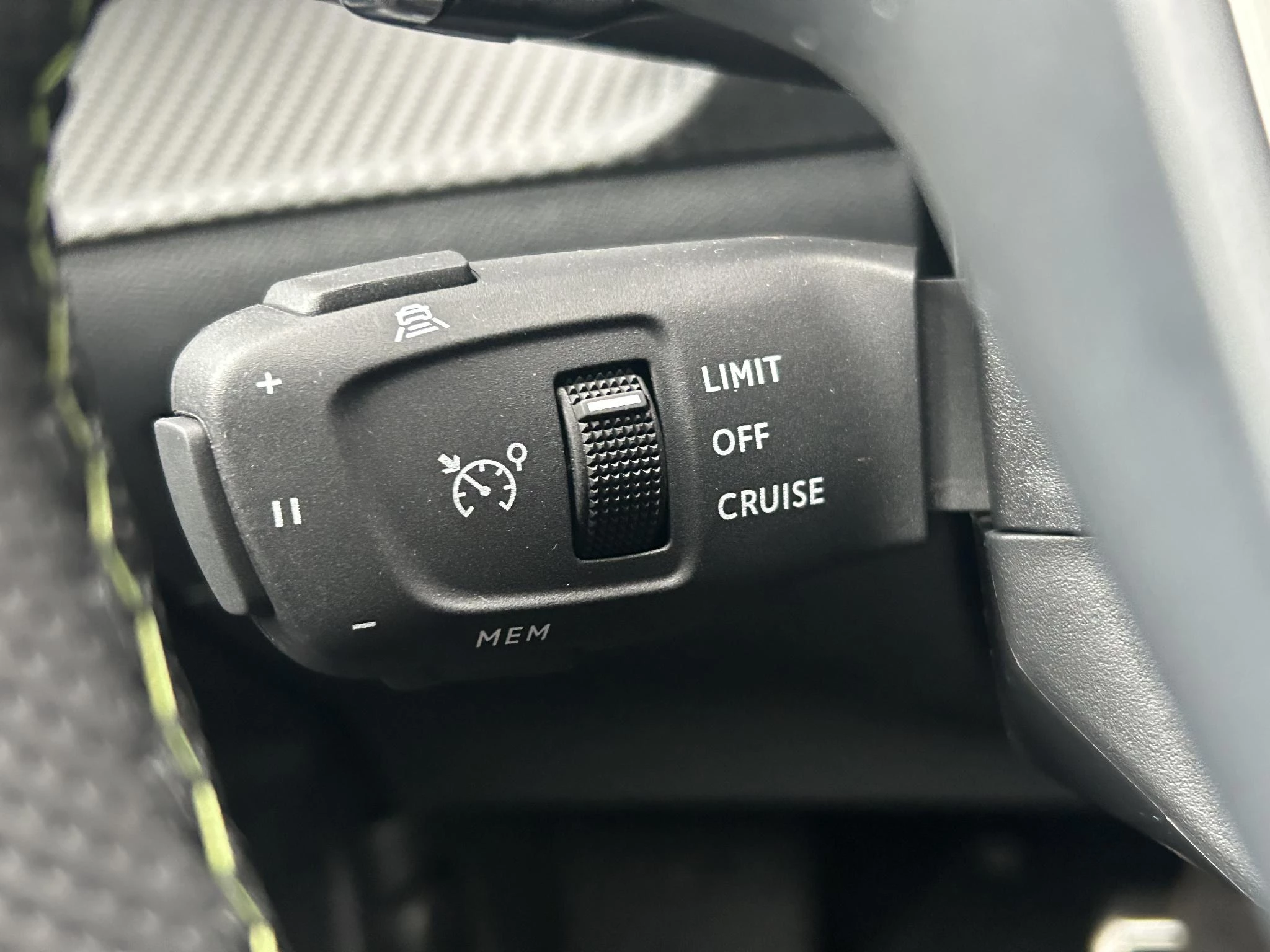 Peugeot-2008-image-12