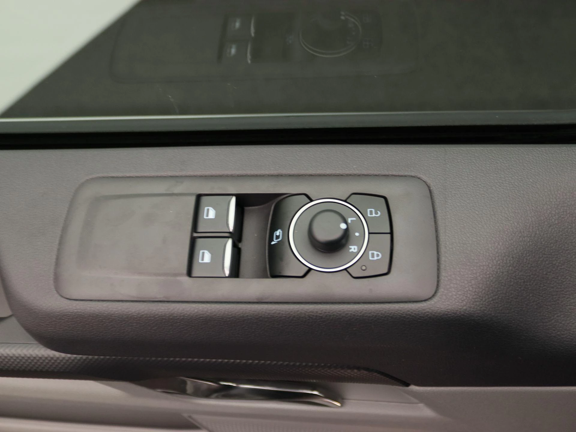 Ford-E-Transit-image-19