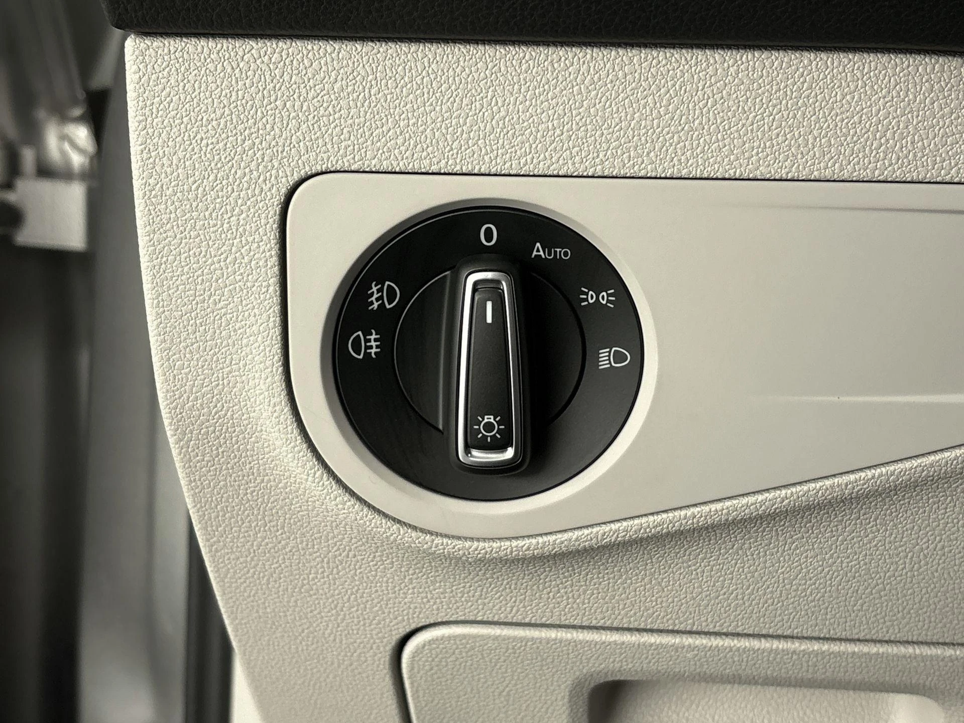 Volkswagen-Tiguan-image-24