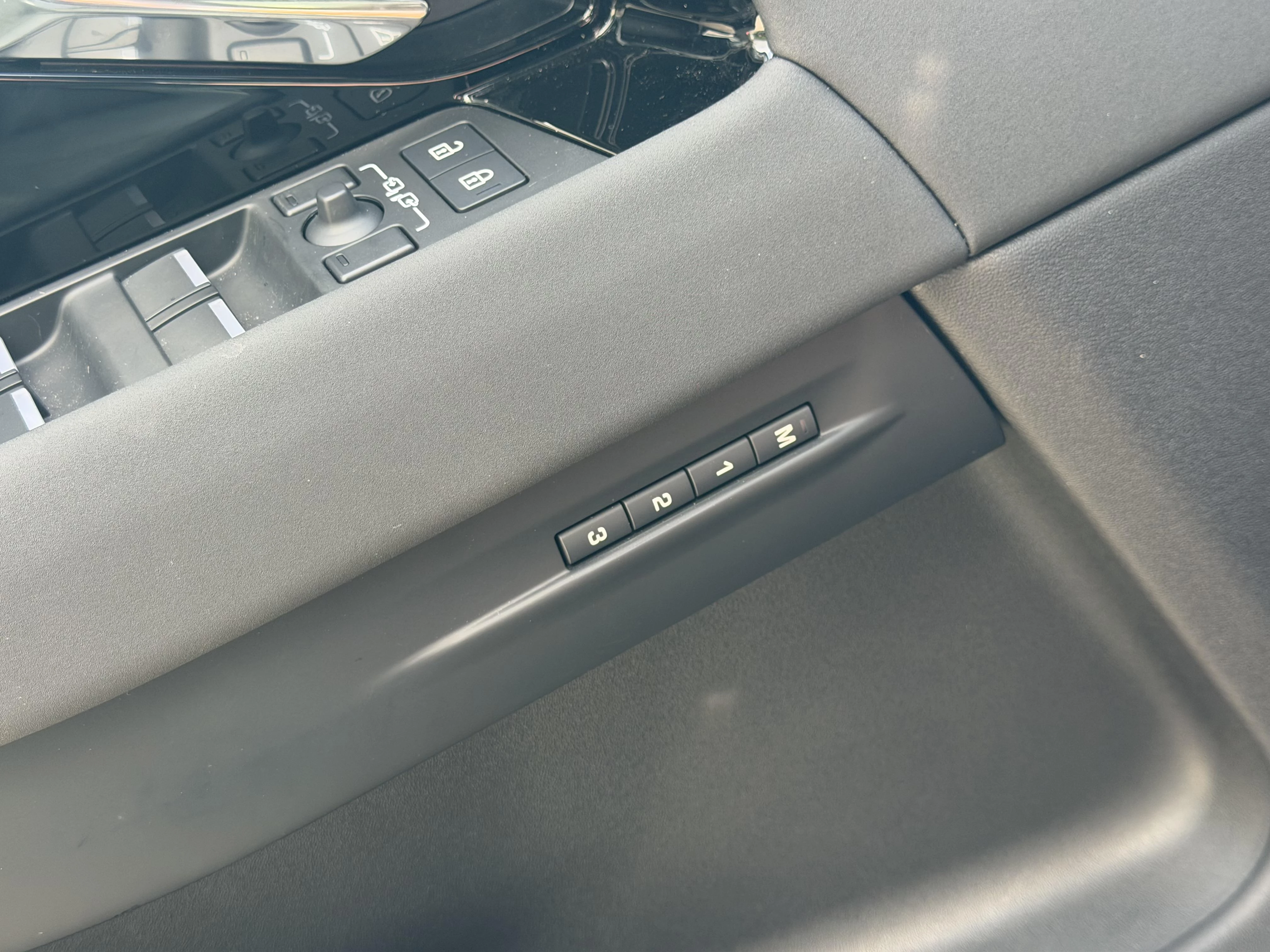 Land Rover Range Rover Evoque P300e S AWD Auto. 24MY