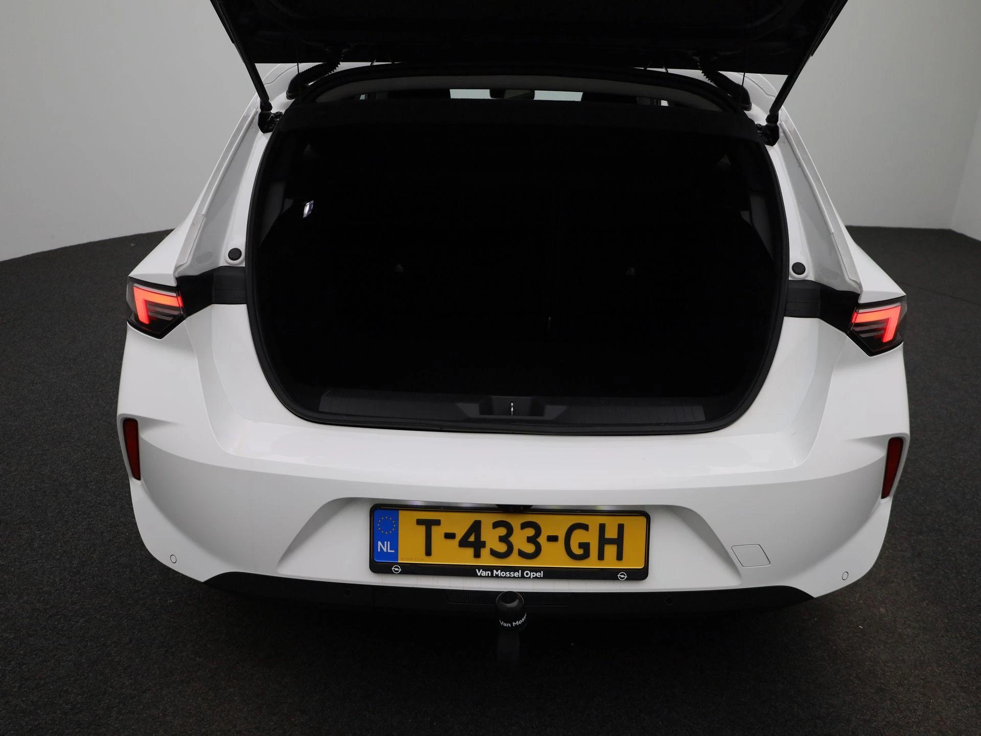 Opel-Astra-image-11