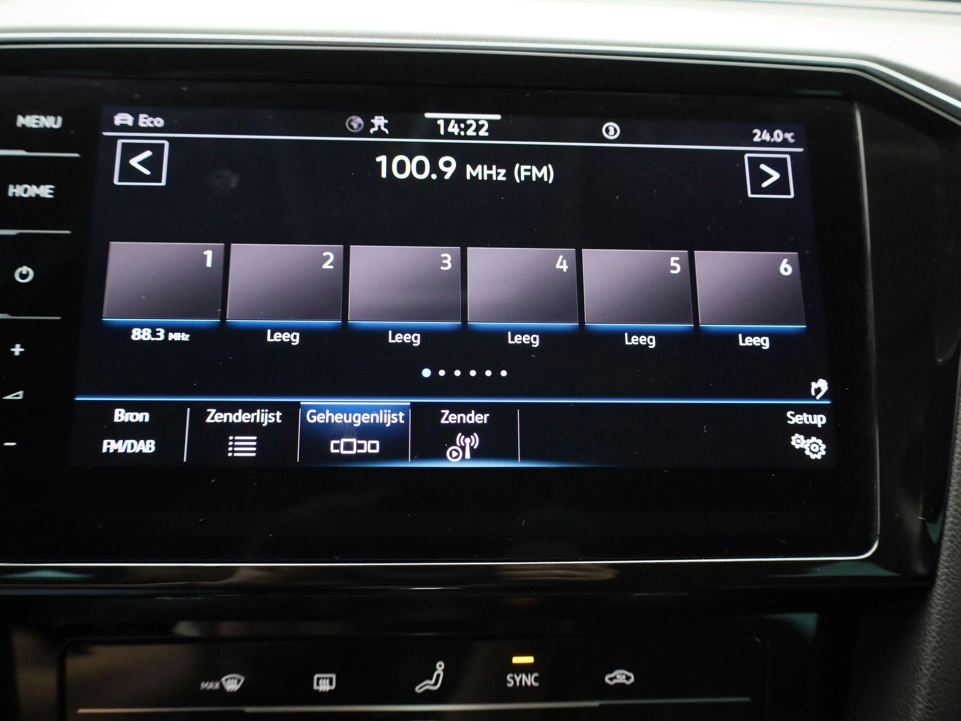 Volkswagen-Passat-image-20