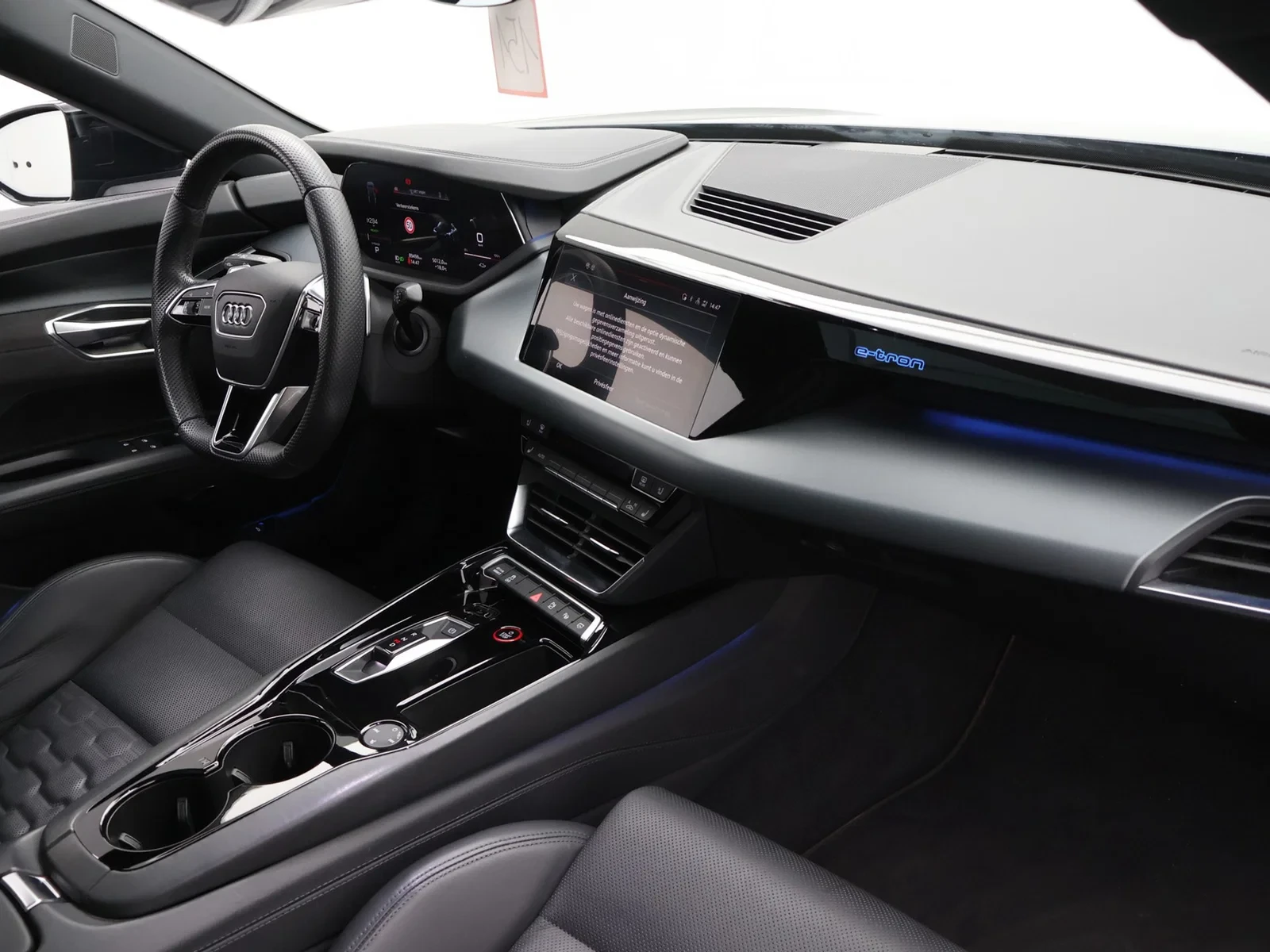 Audi e-tron GT Audi e-tron GT quattro 476PK *NAVI*APP CONNECT*B&O SOUNDSYSTEM*ADAPTIVE CRUISE*DIGITAL DASH*LEDER*ZETELVERWARMING*...