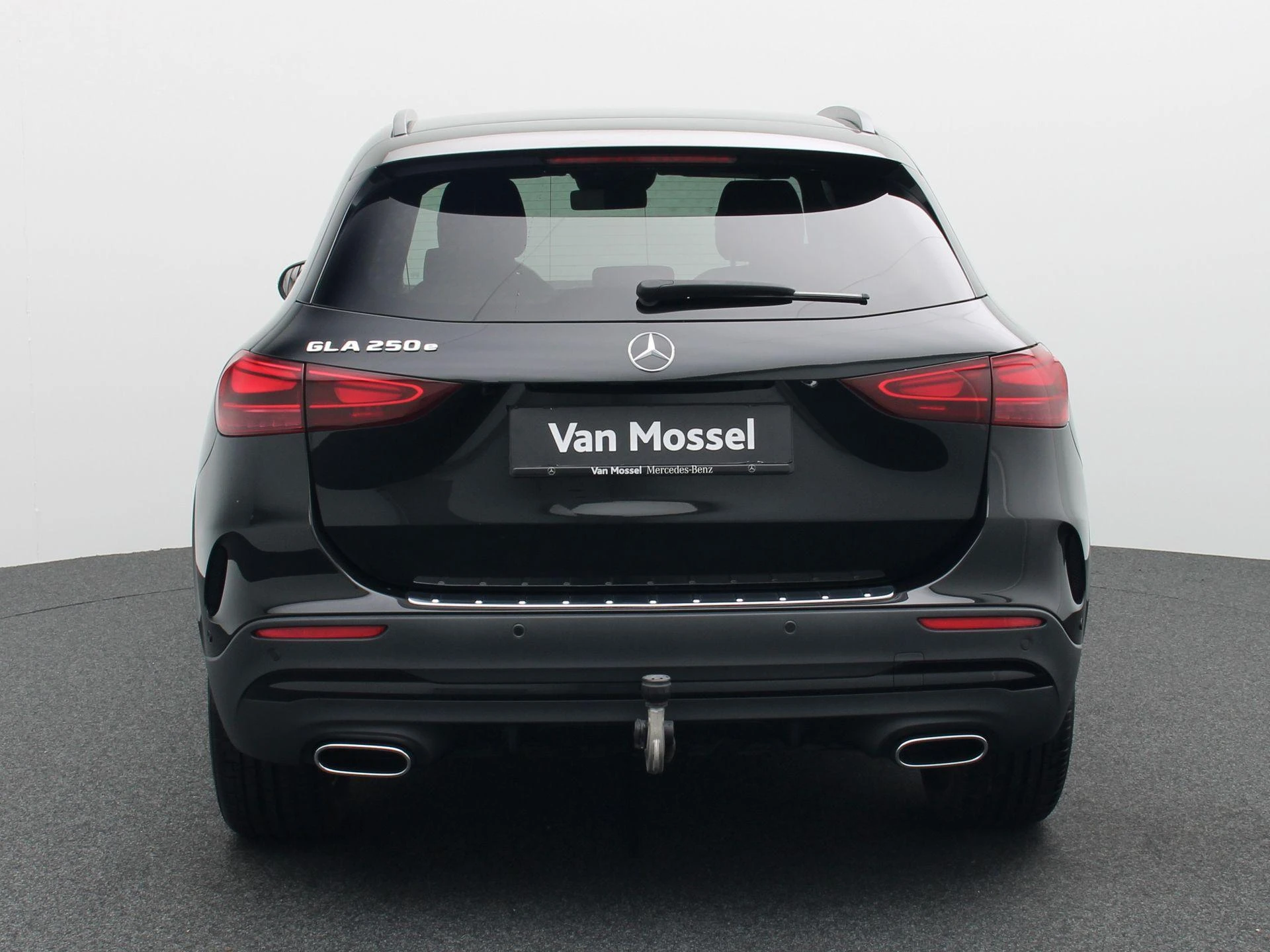 Mercedes-Benz-GLA-image-4