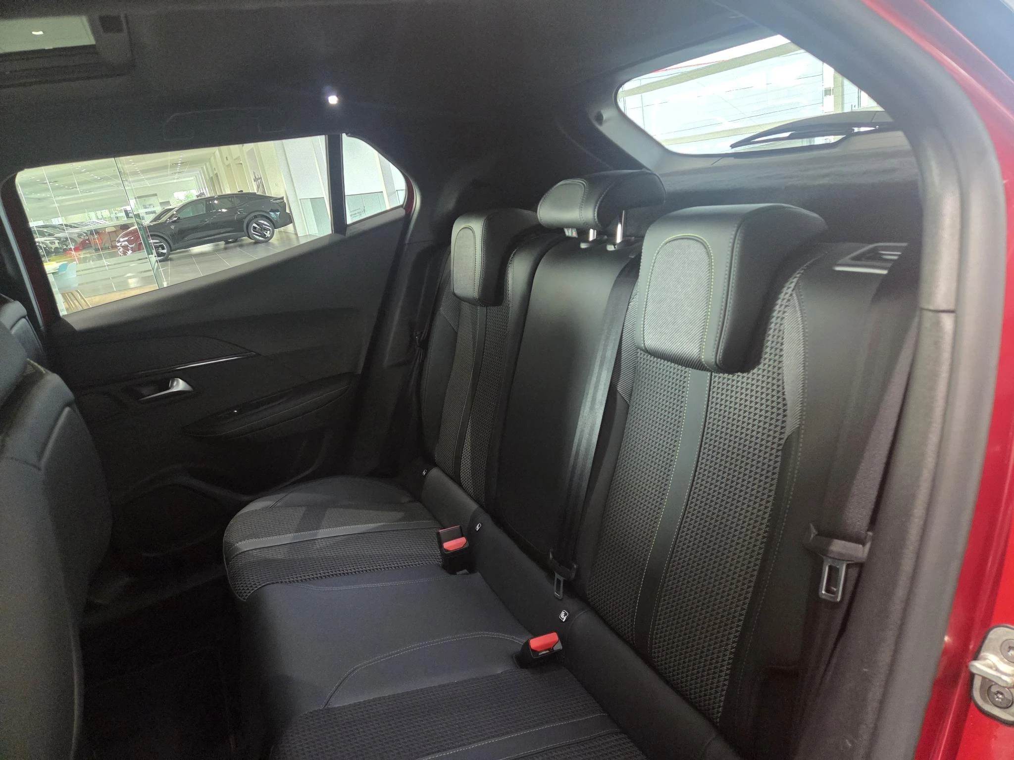 Peugeot-2008-image-10