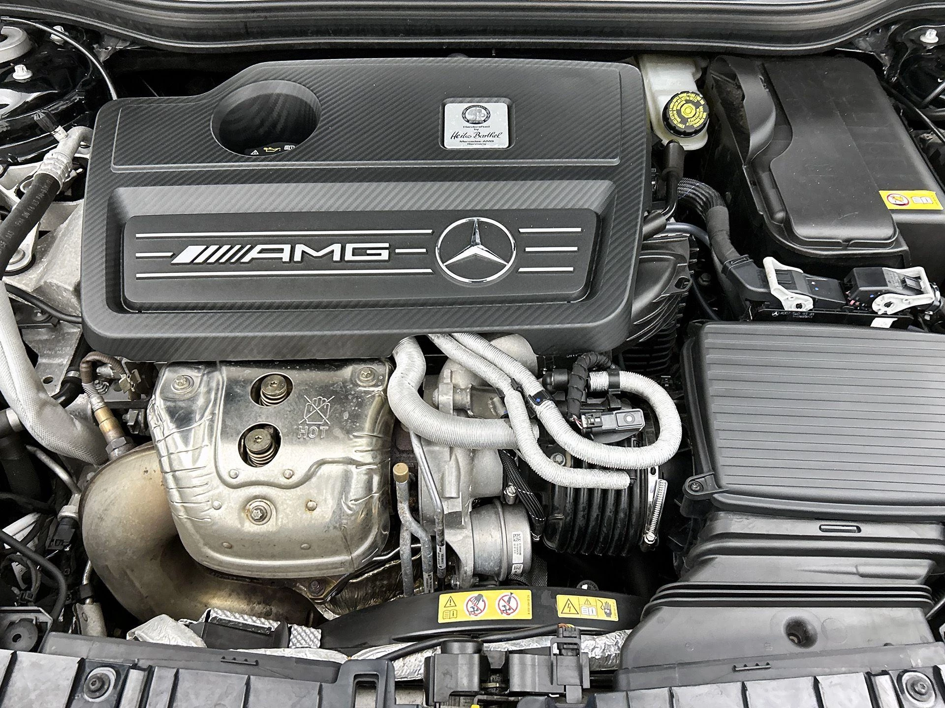 Mercedes-Benz-GLA-image-32