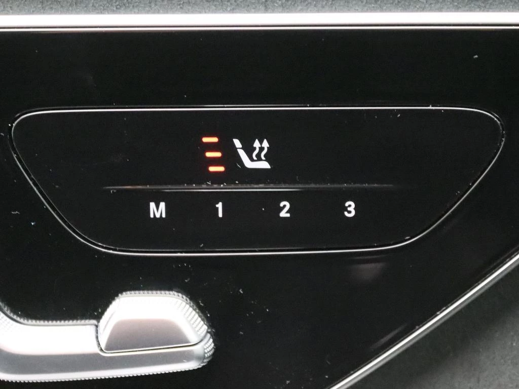 Mercedes-Benz-EQE-image-10