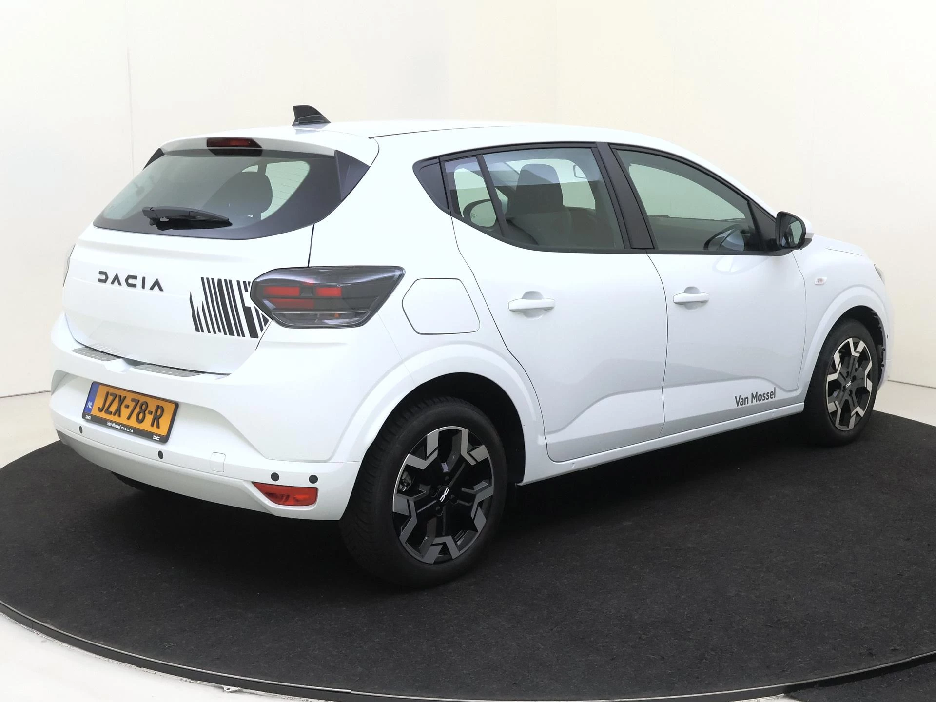Dacia-Sandero Stepway-image-7