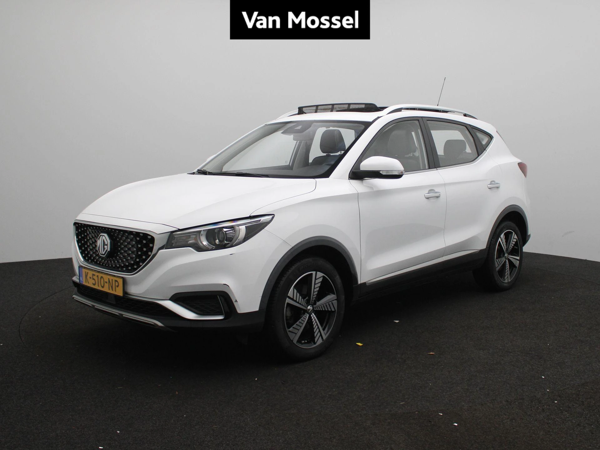 MG-ZS EV-image-0