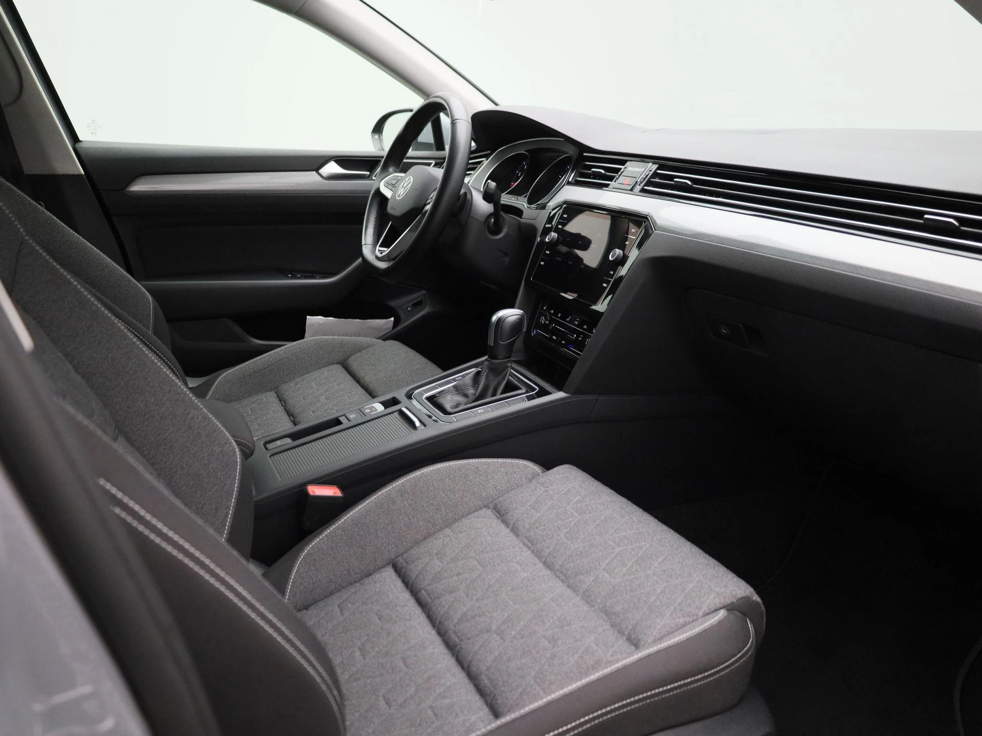 Volkswagen-Passat-image-32