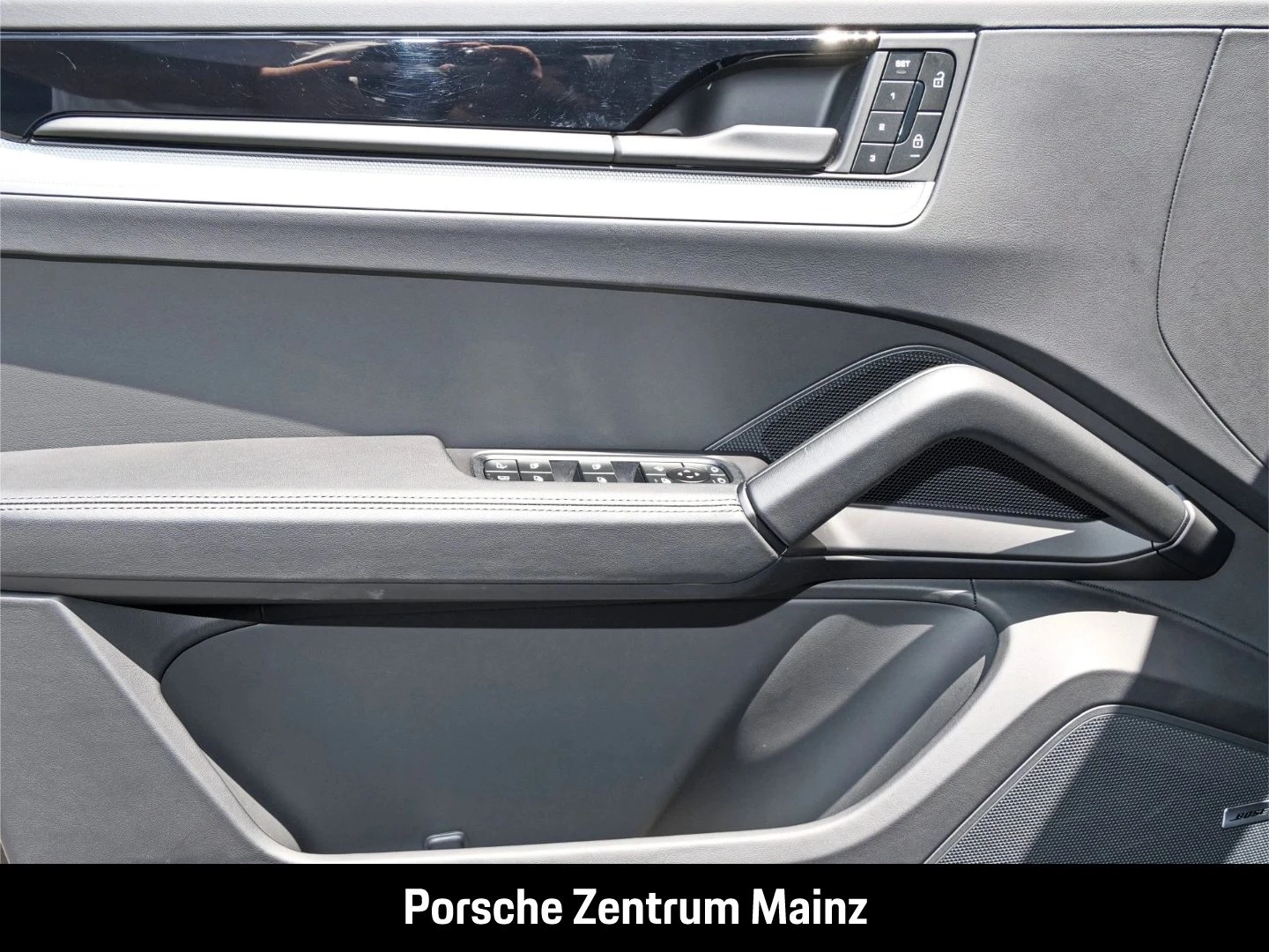 Porsche Cayenne E-Hybrid InnoDrive Head-Up Luftfederung -