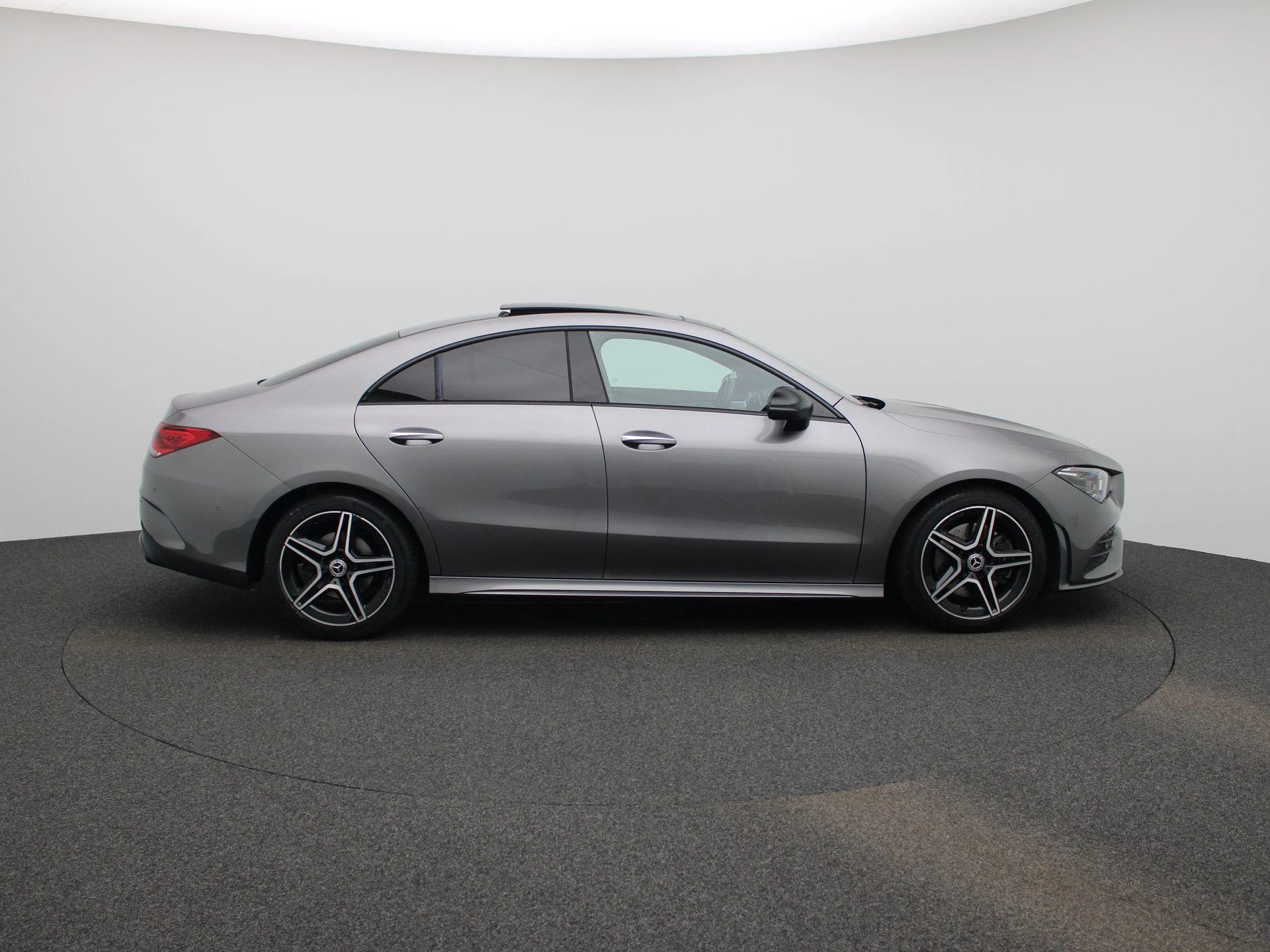 Mercedes-Benz-CLA-image-5