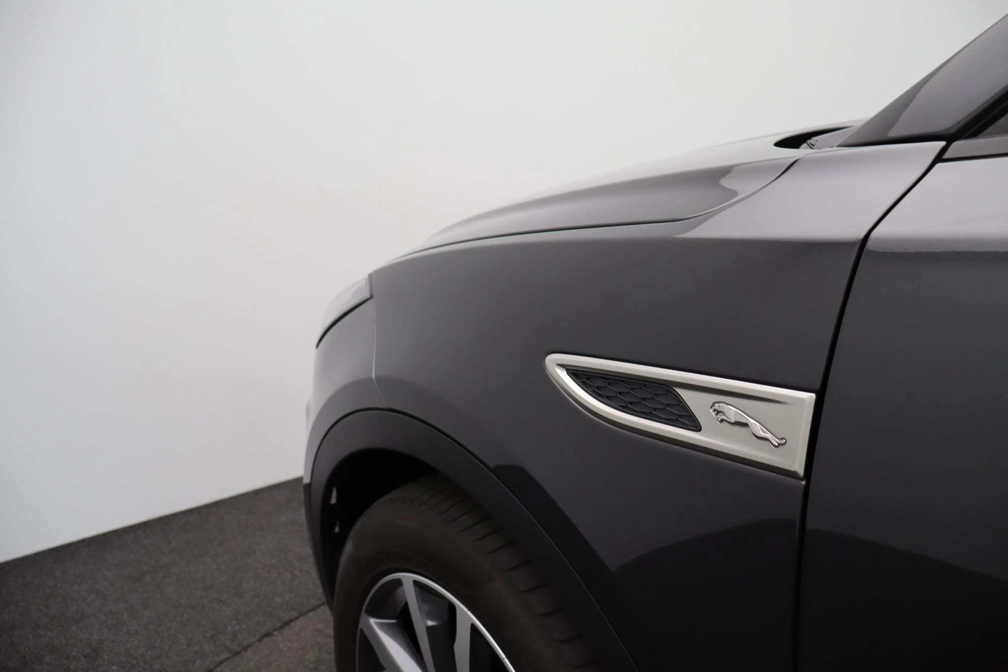 Jaguar-E-PACE-image-39