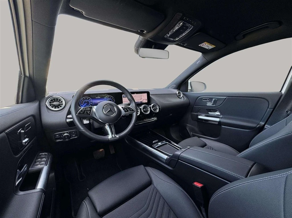 Mercedes-Benz-EQA-image-11