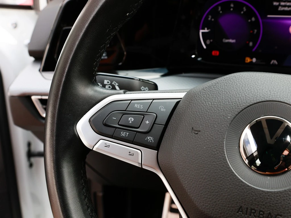 Volkswagen-Golf-image-15