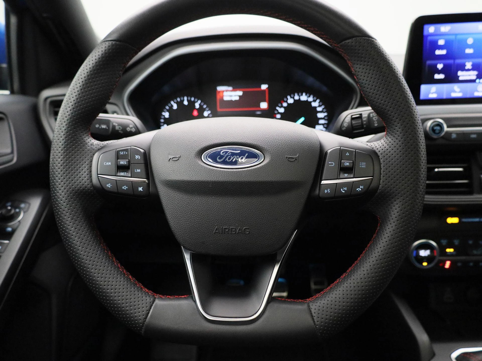 Ford Focus Hybrid ST Line Style