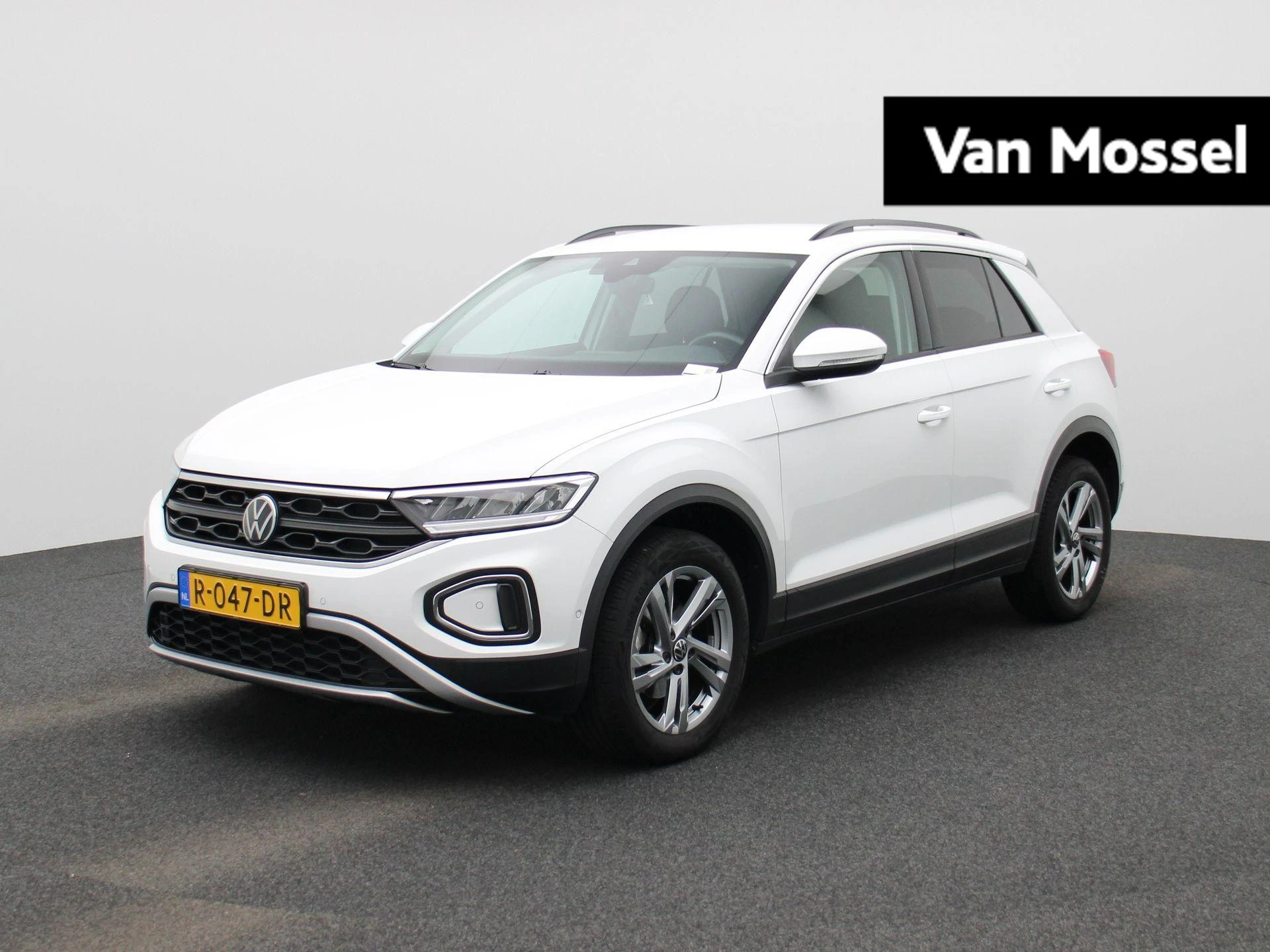 Volkswagen-T-Roc-image-0
