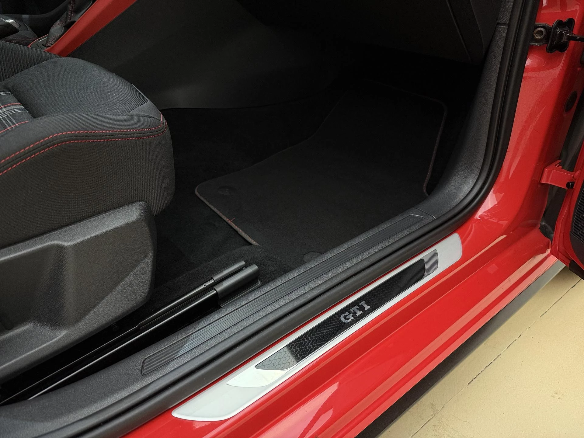 Volkswagen-Polo-image-5
