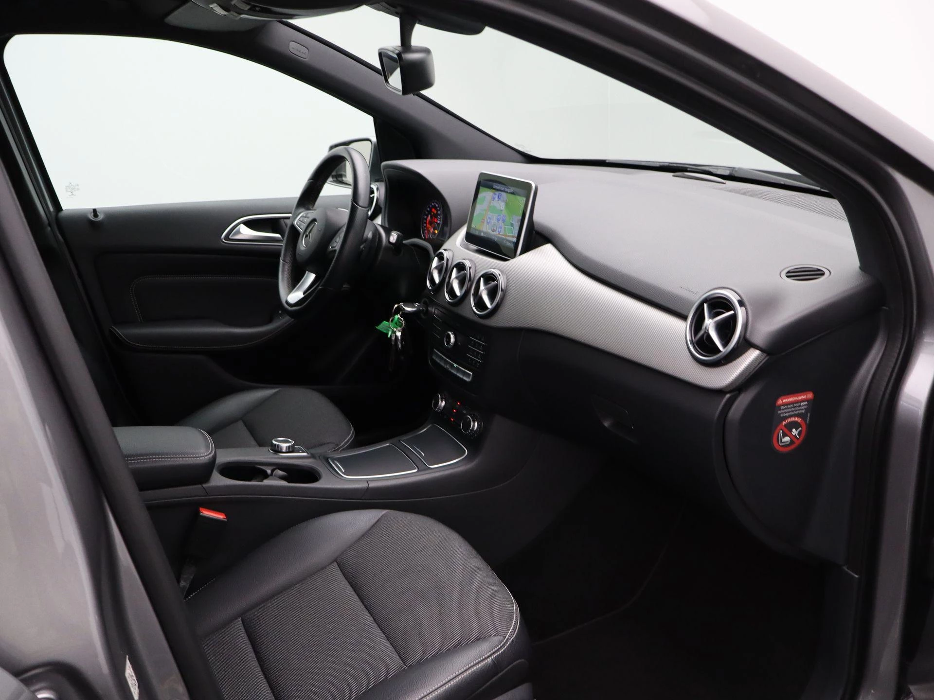 Mercedes-Benz-B-Klasse-image-29