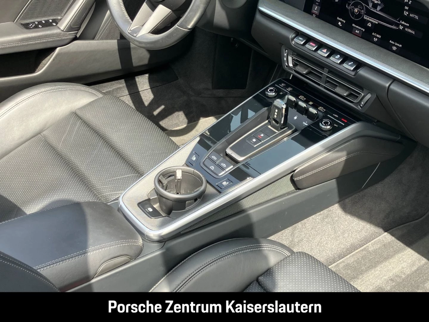 Porsche 911 992 Carrera 4 Cabrio Sportabgas BOSE 21-Zoll carrera