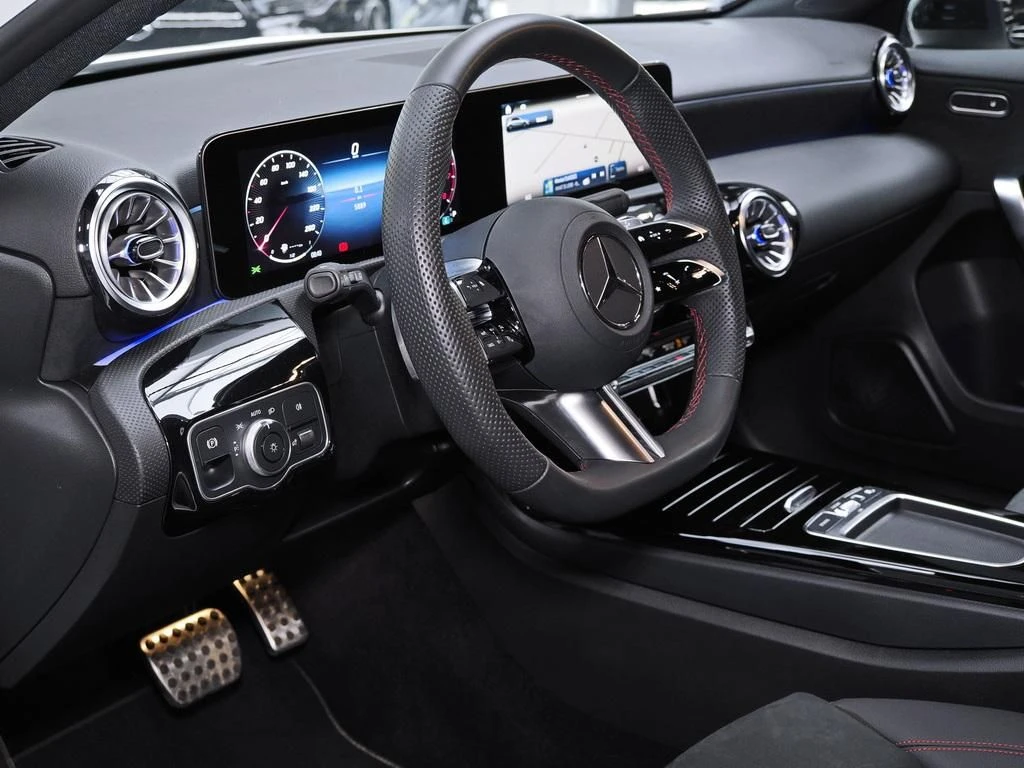 Mercedes-Benz-A-Klasse 200-image-9