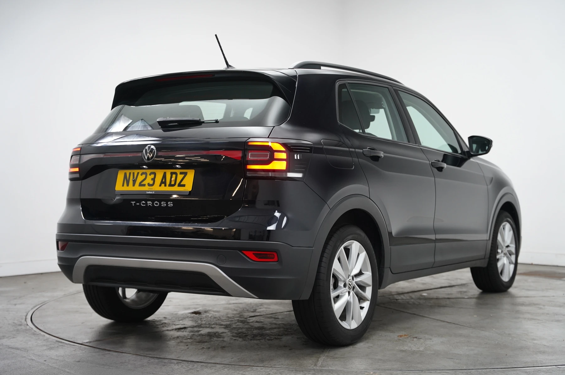 Volkswagen-T-Cross-image-13