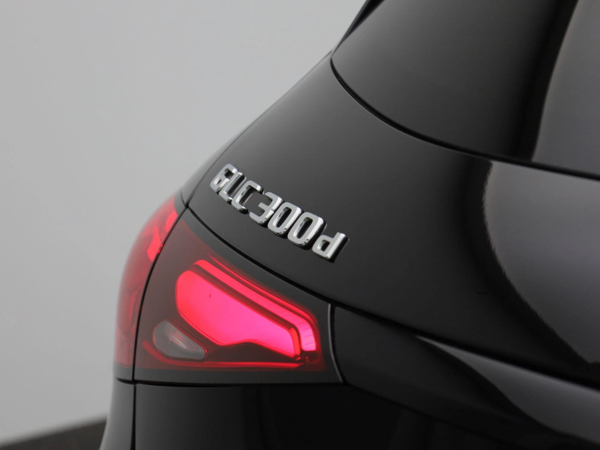Mercedes-Benz-GLC-image-49