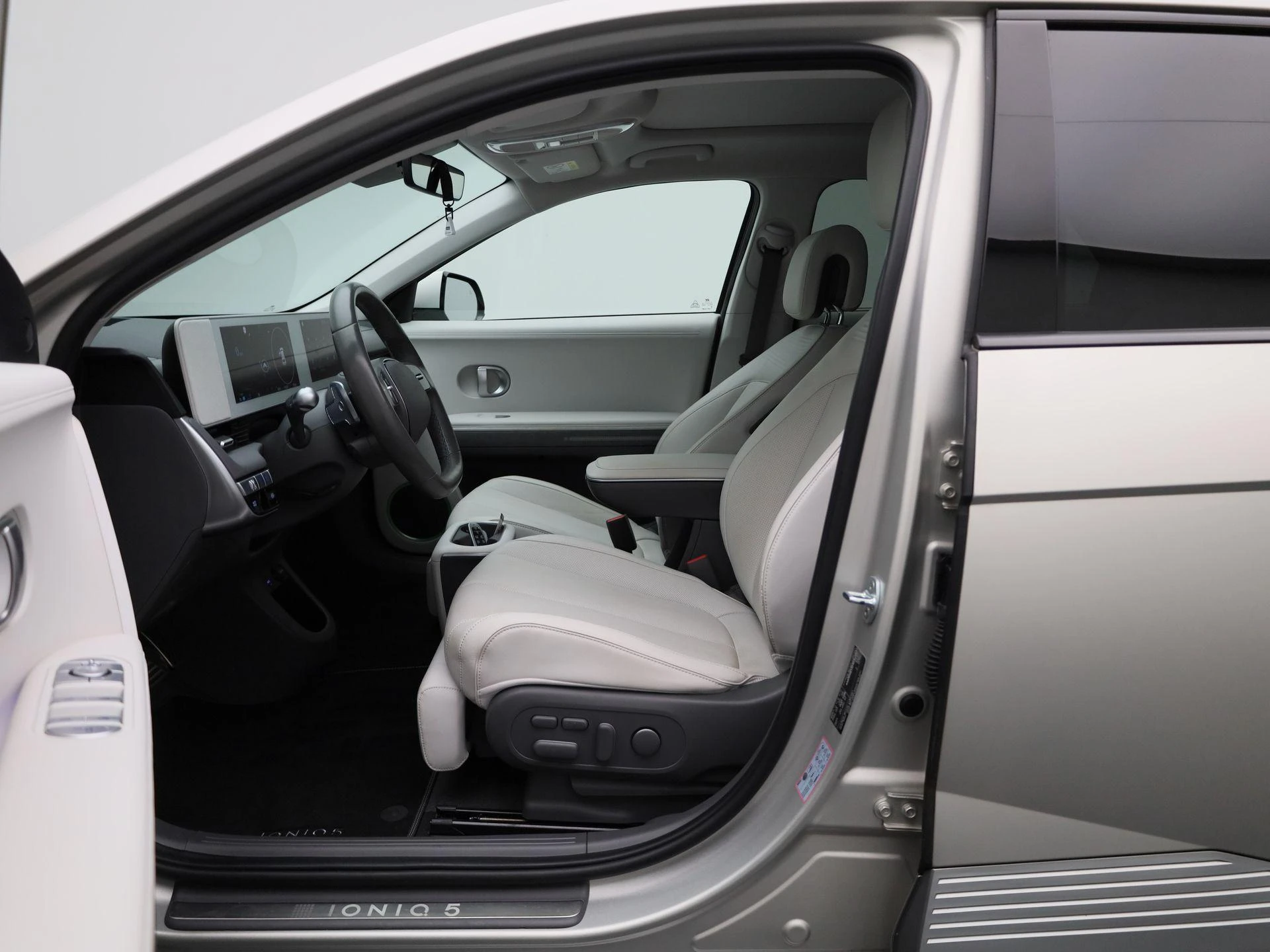 Hyundai-IONIQ 5-image-8