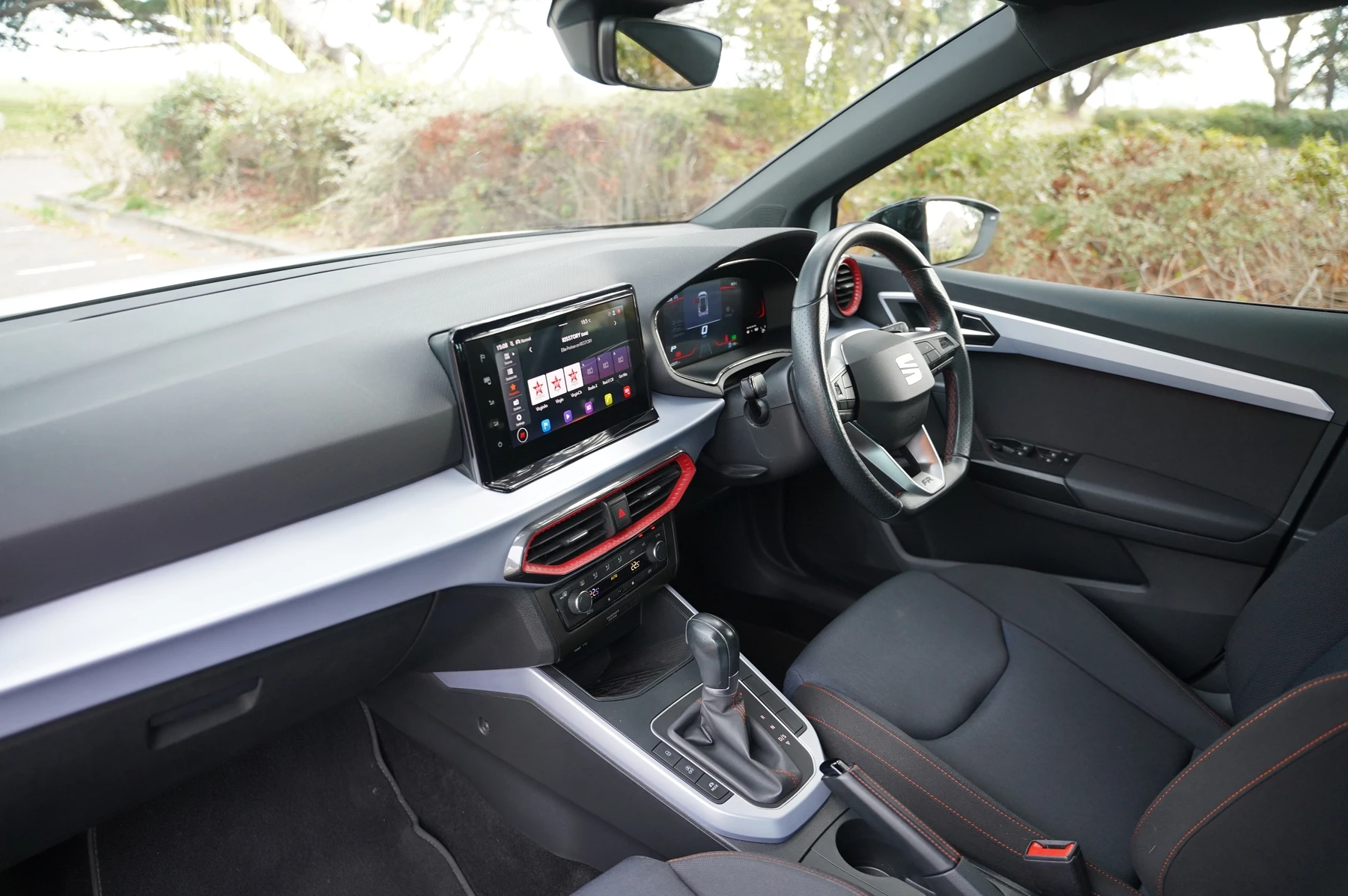 SEAT-Arona-image-1