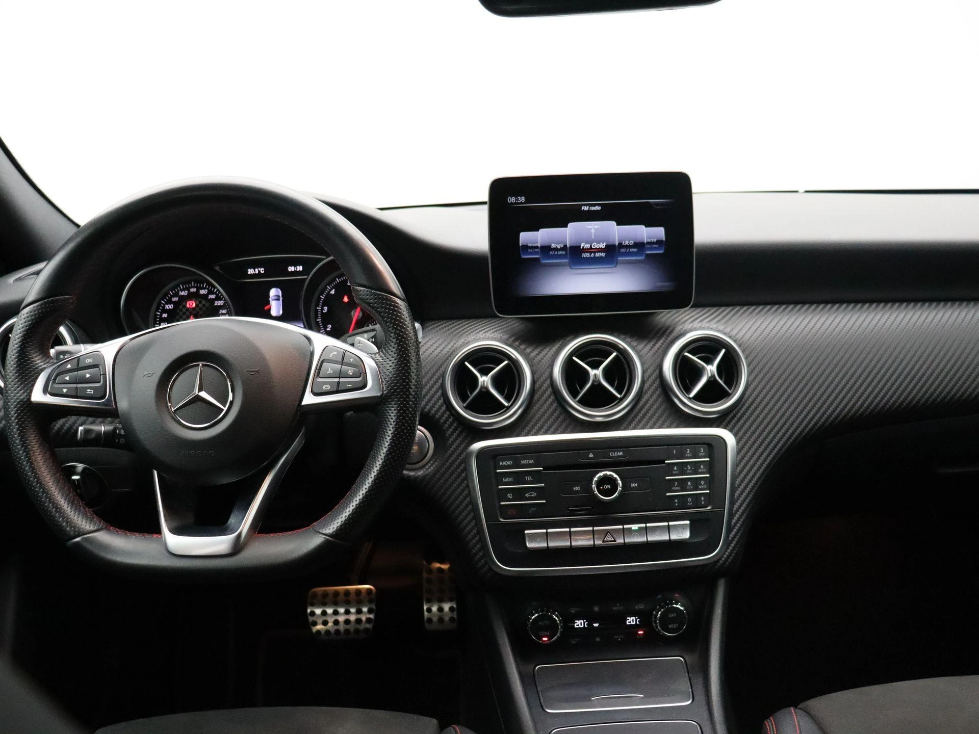 Mercedes-Benz-A-Klasse-image-18