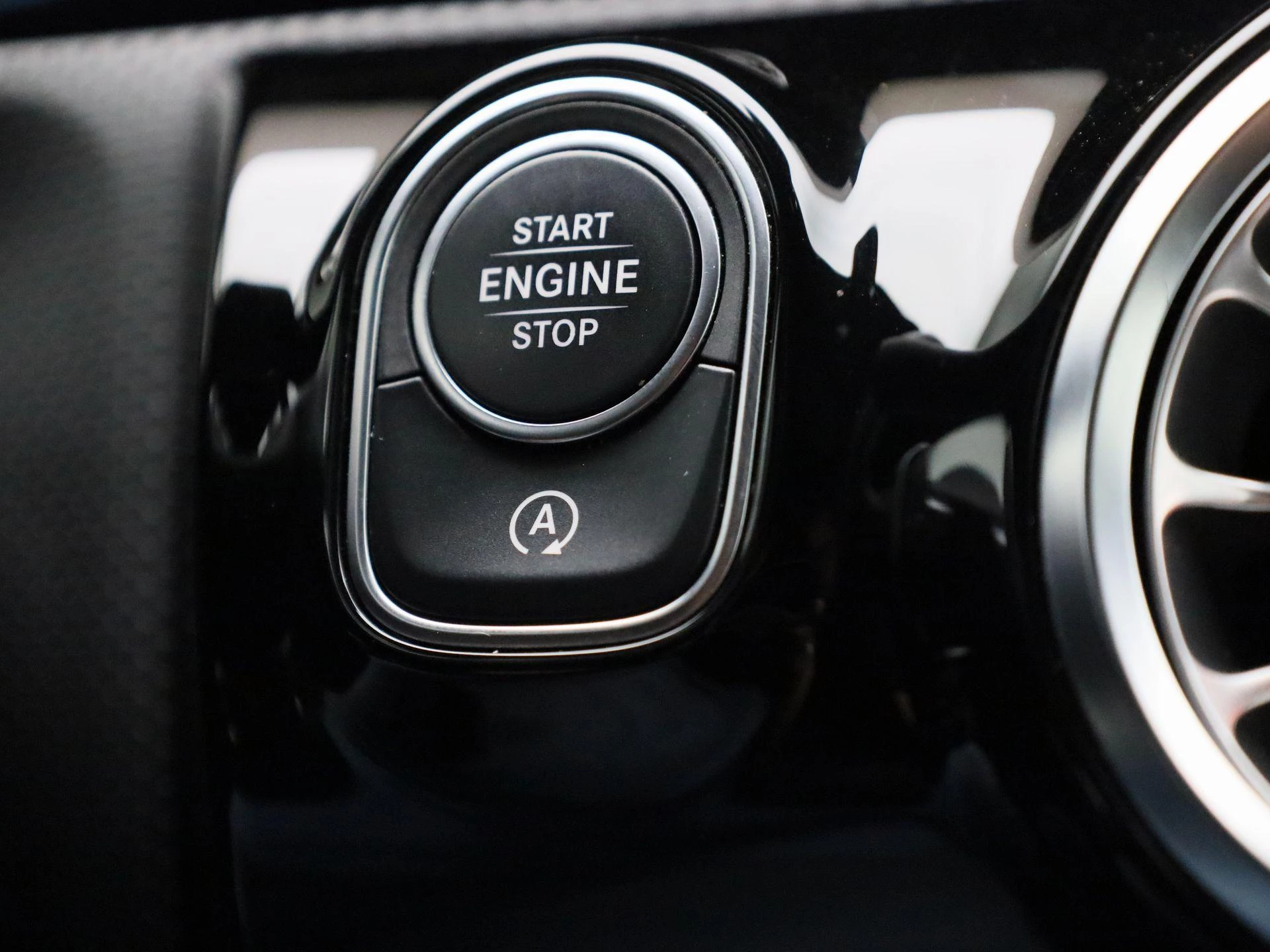 Mercedes-Benz CLA Shooting Brake 200 Premium Plus