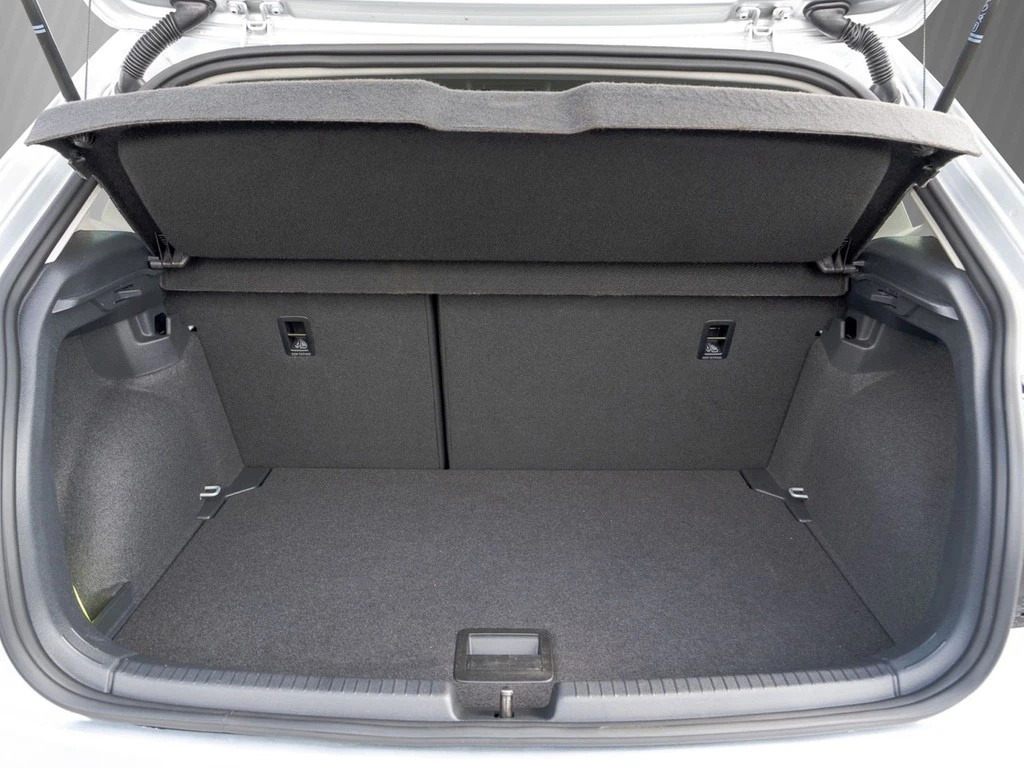 Volkswagen-Polo-image-5