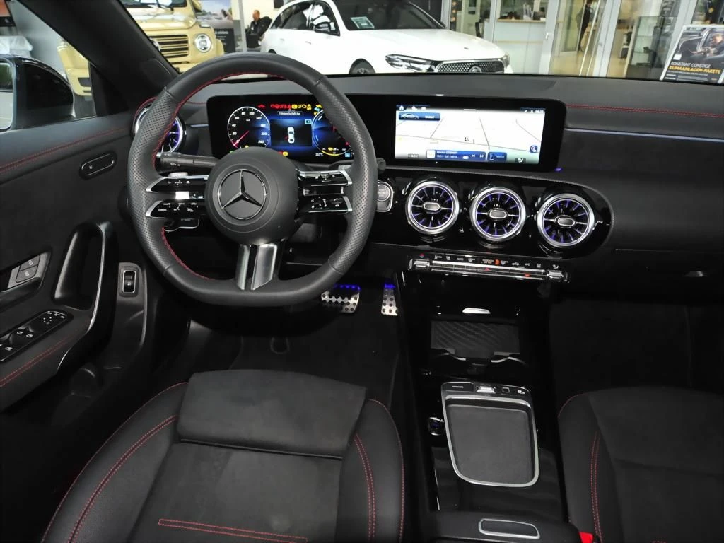 Mercedes-Benz-CLA 250 e-image-9