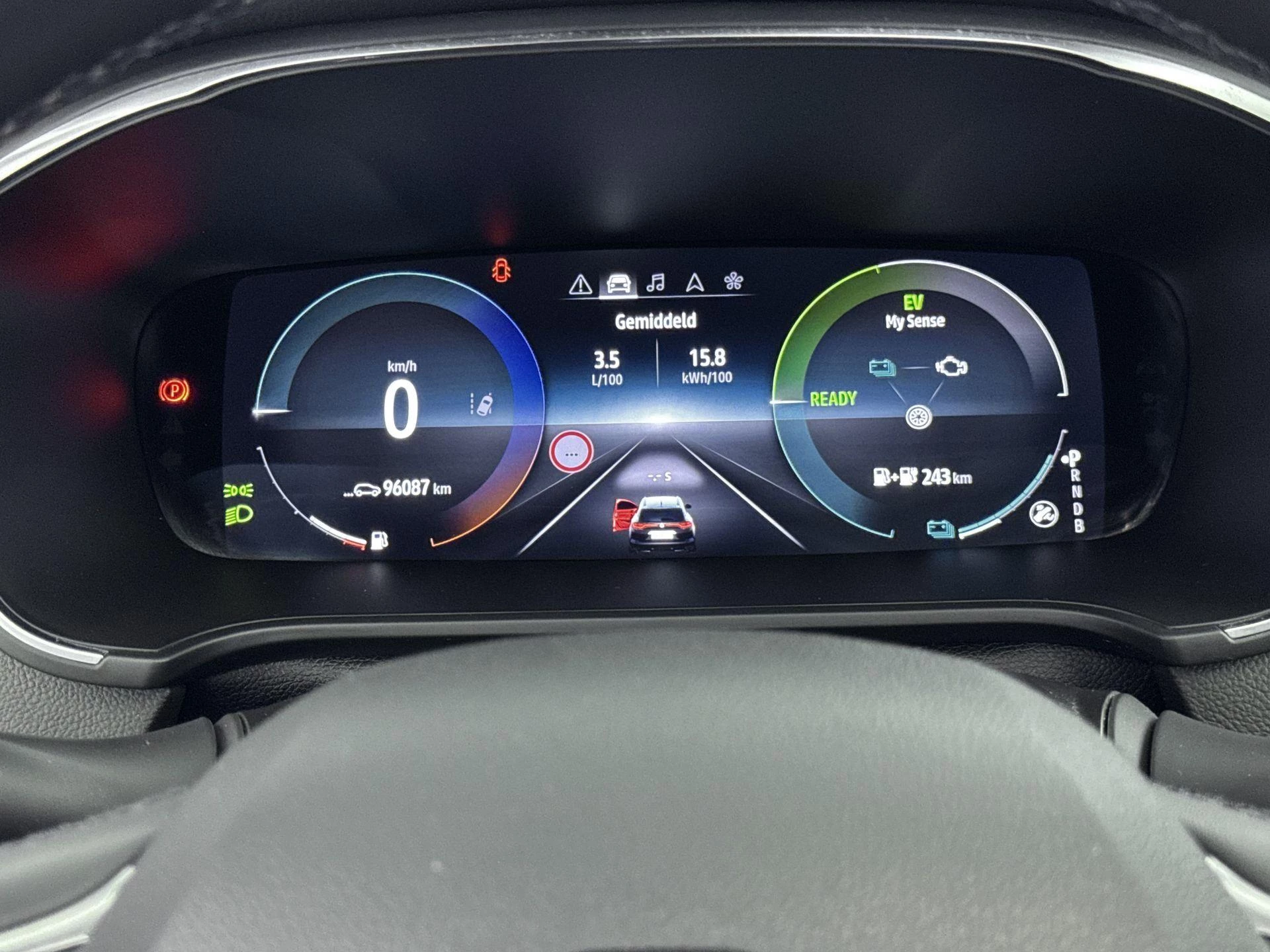 Renault-Megane E-Tech-image-8