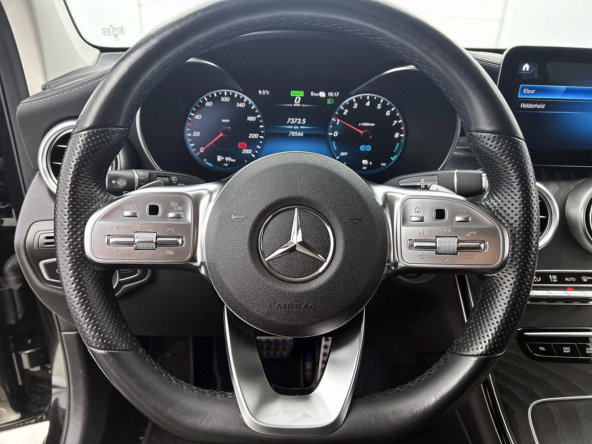 Mercedes-Benz-GLC-image-34