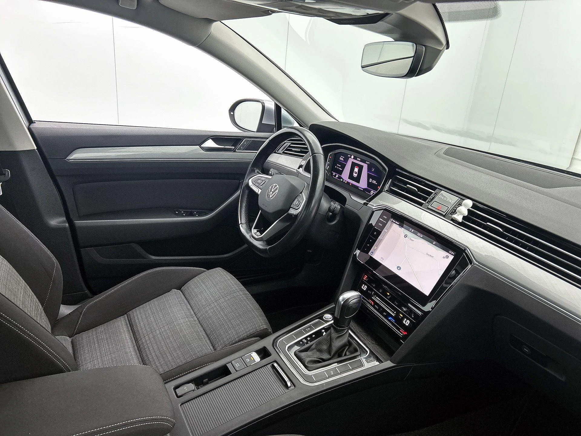 Volkswagen-Passat-image-19