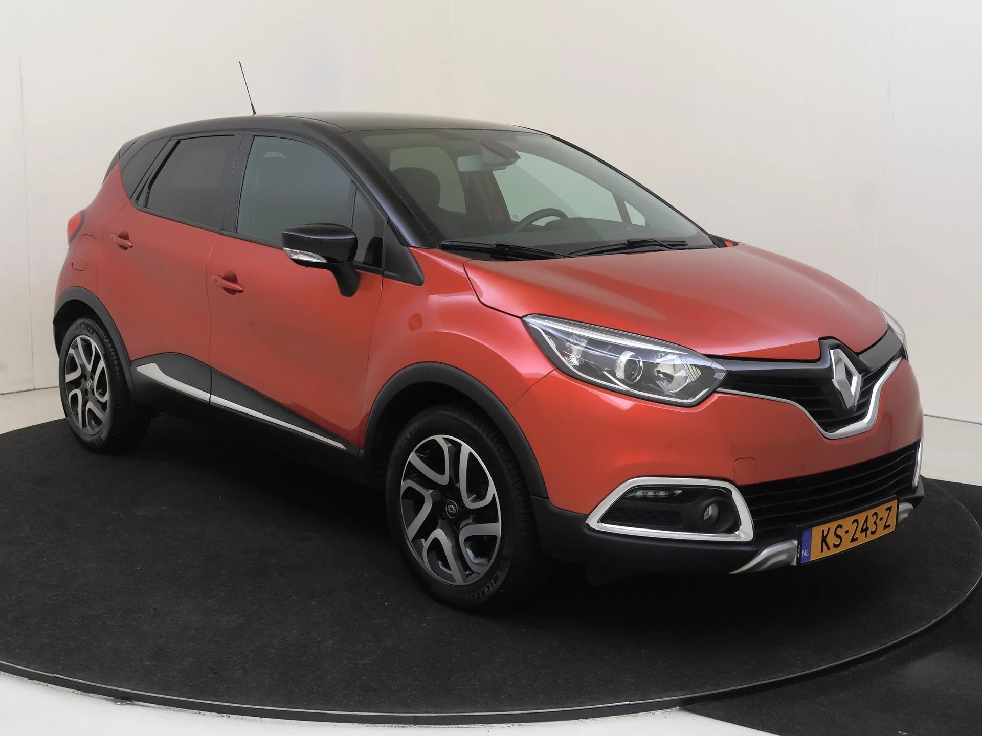 Renault-Captur-image-1