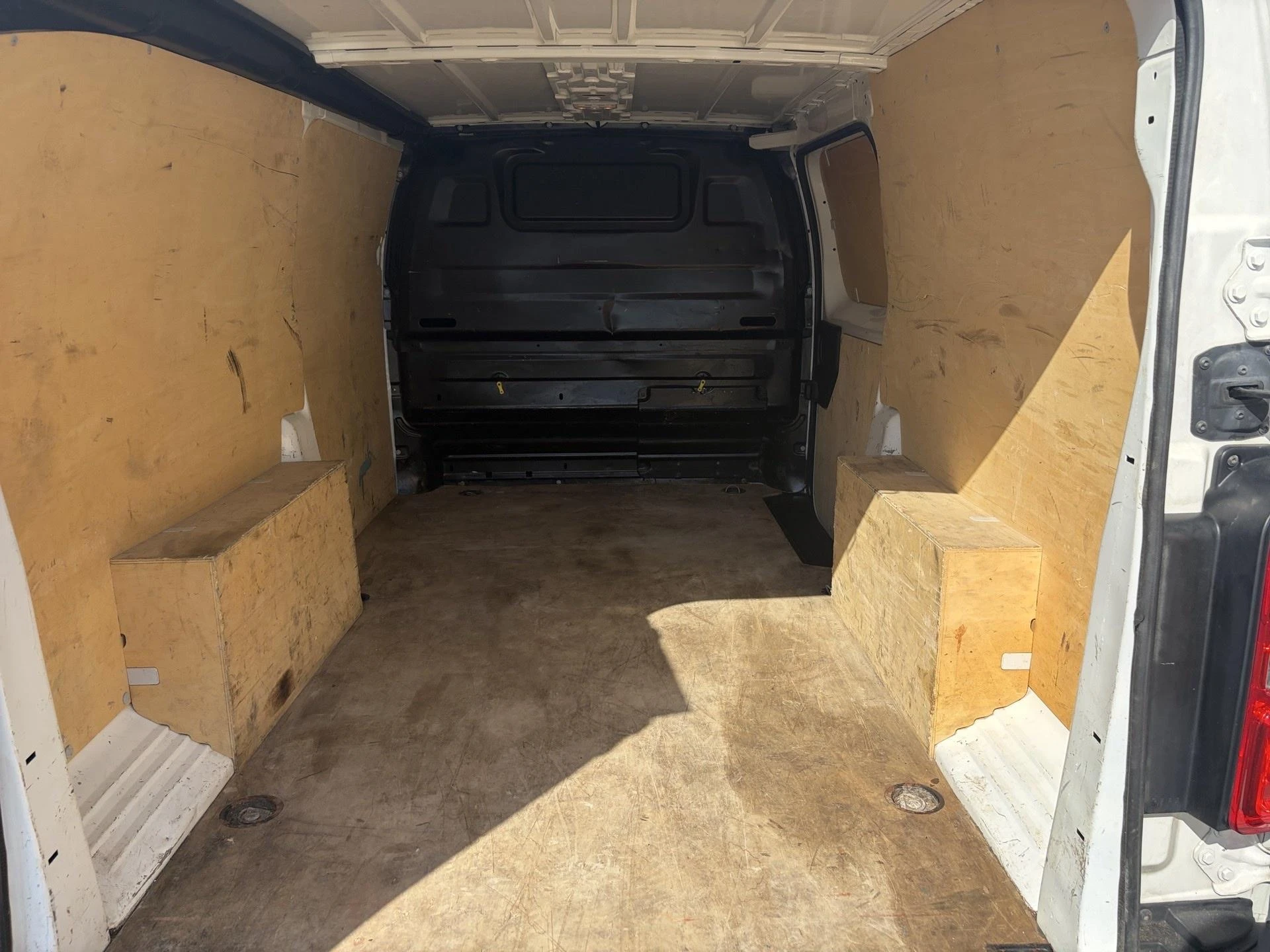 Opel-Vivaro-image-8