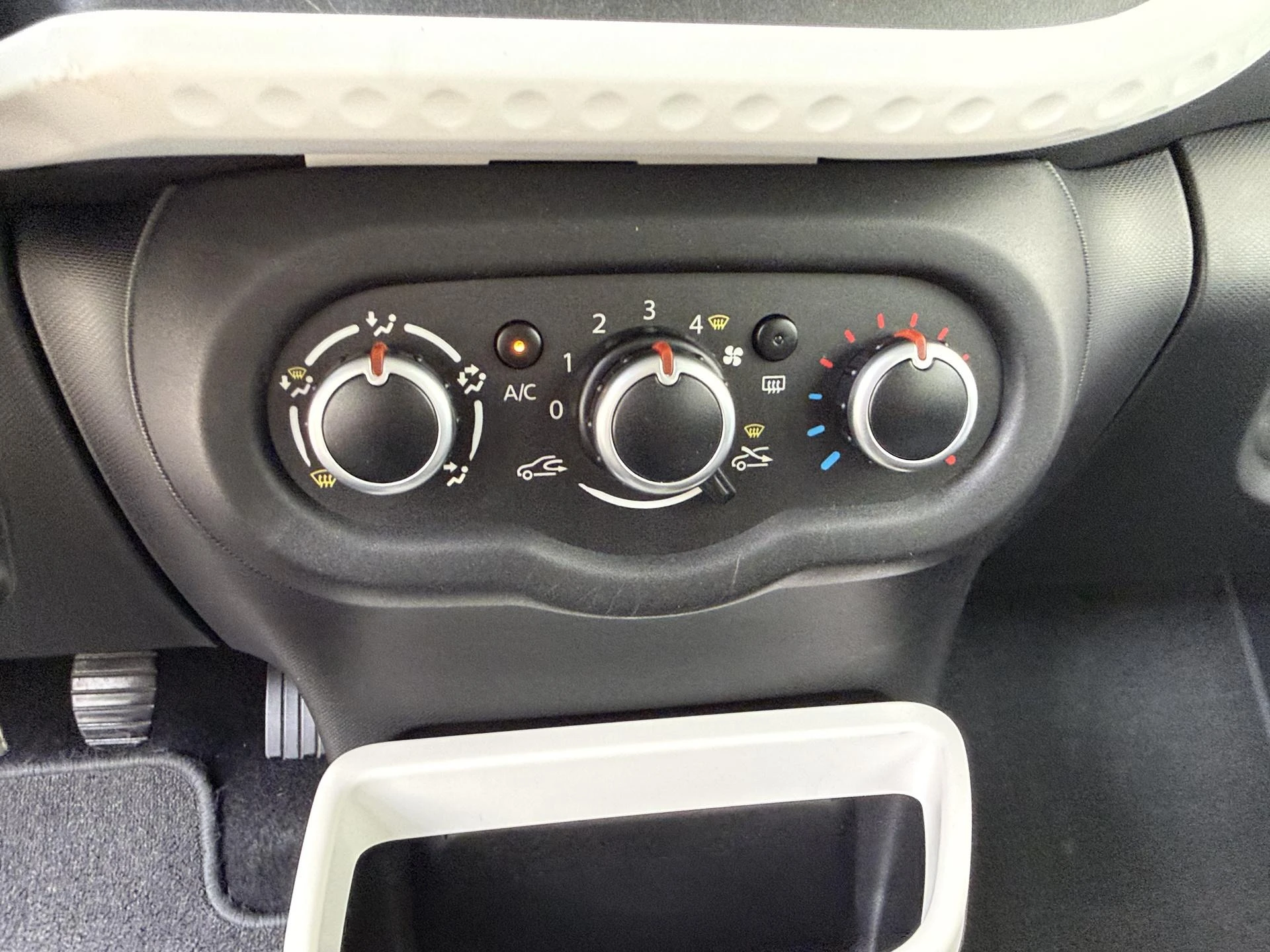 Renault-Twingo-image-17