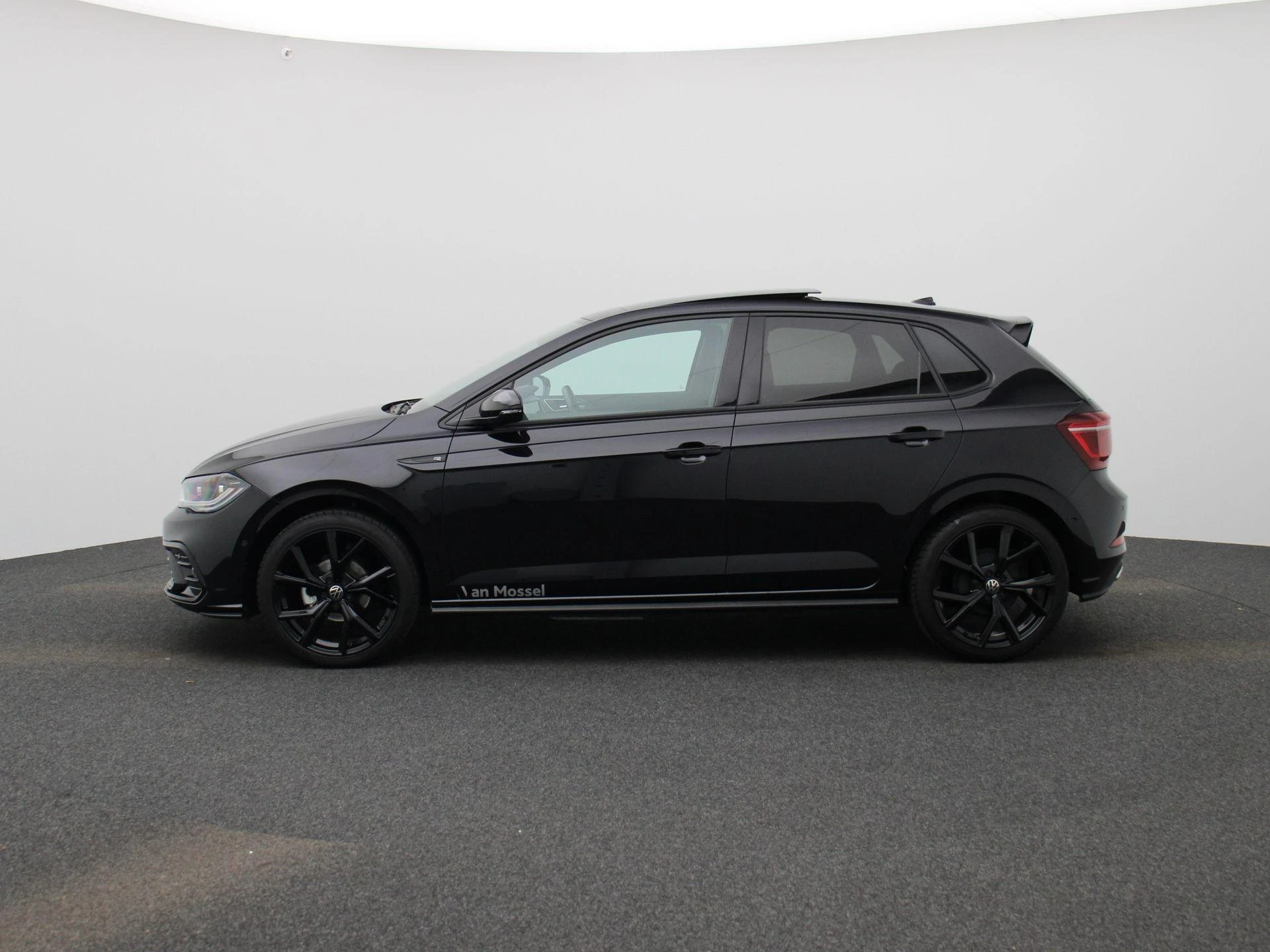 Volkswagen-Polo-image-3
