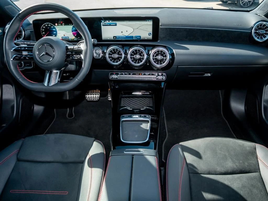 Mercedes-Benz-A-Klasse 200-image-13