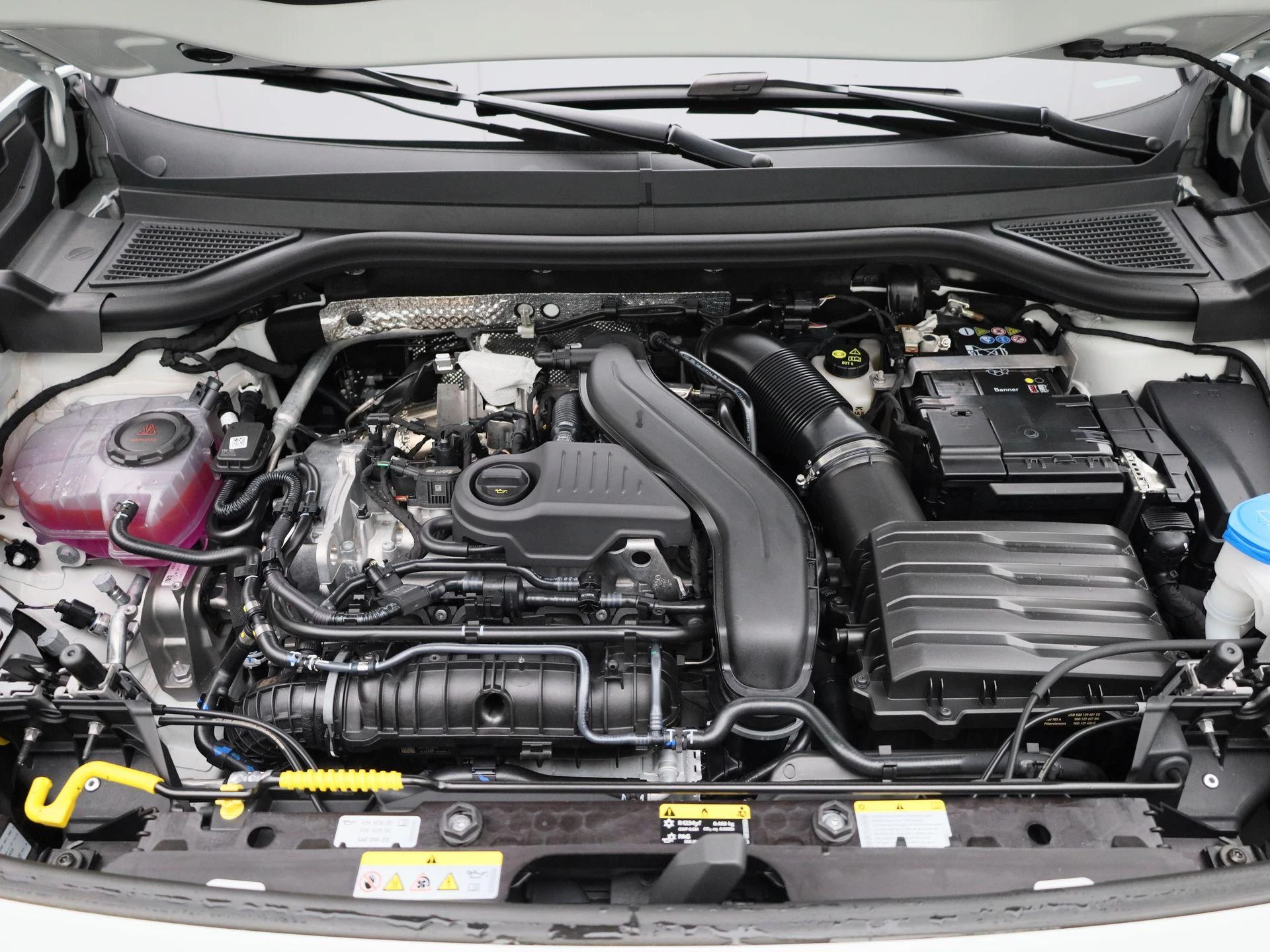 Volkswagen-T-Roc-image-46