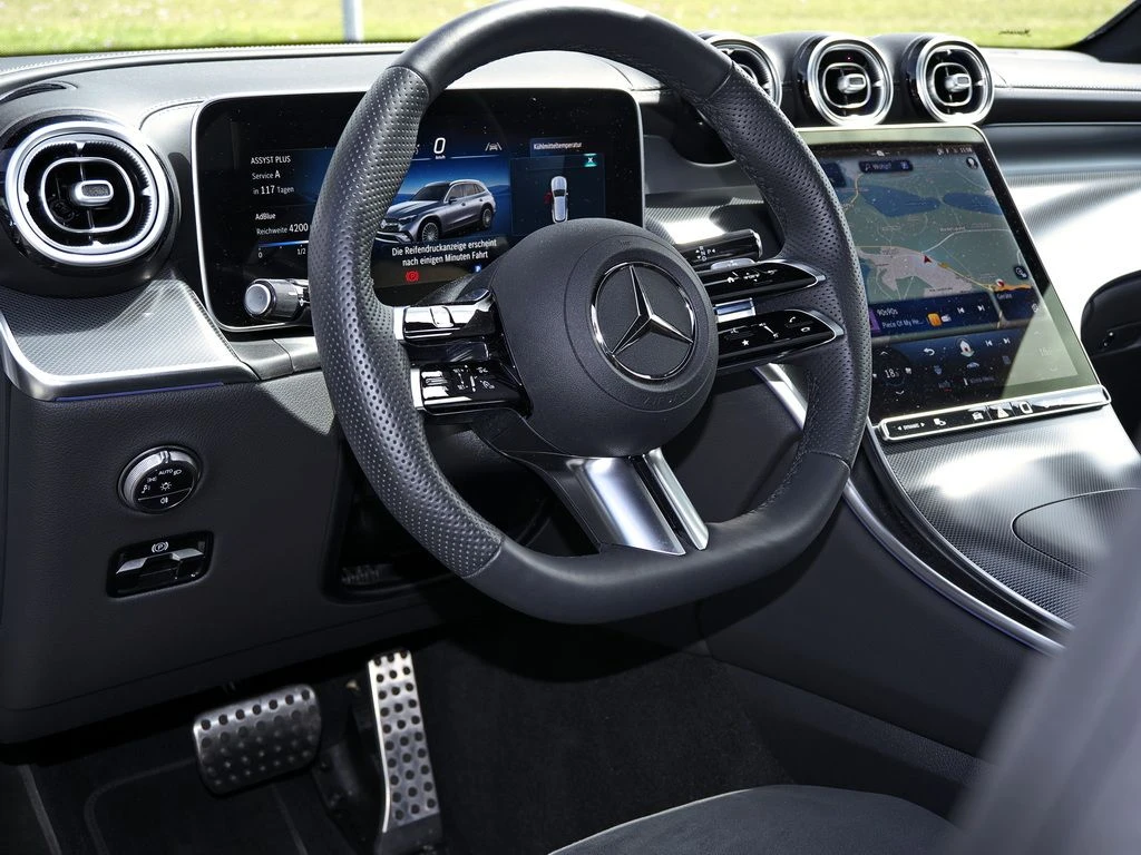 Mercedes-Benz-GLC 220 d-image-9