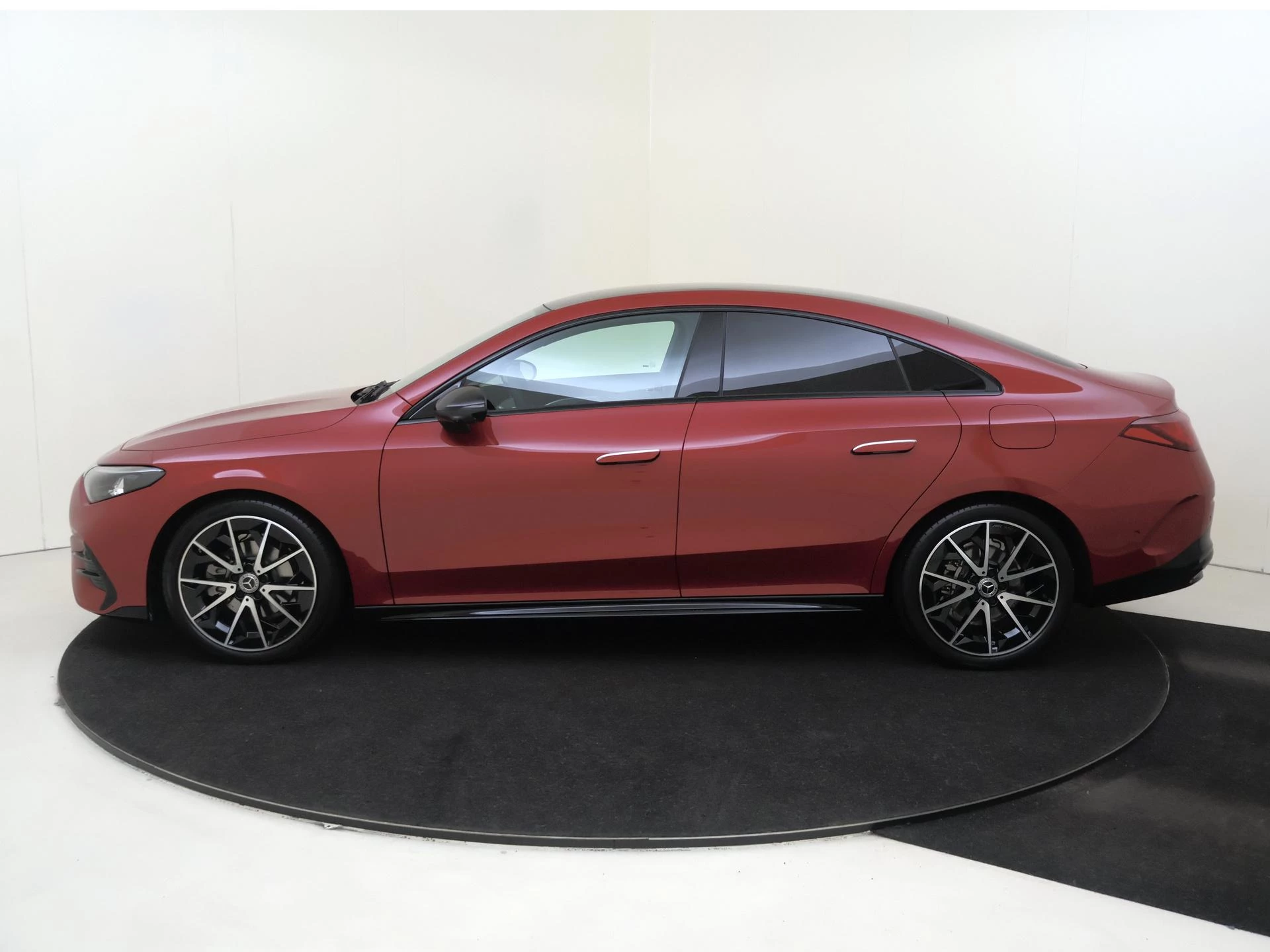 Mercedes-Benz-CLA-image-7